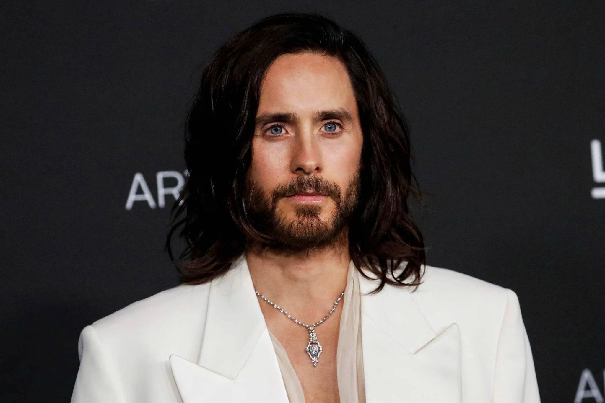 Tài tử Jared Leto bị tố quấy rối phụ nữ; Phương Mỹ Chi tặng nón lá cho các thí sinh Sing!Asia - Ảnh 1. Phương Mỹ Chi - Ảnh 1.
