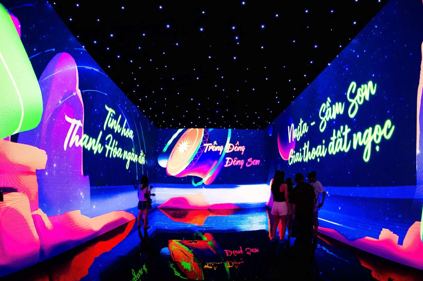 Du lịch Sầm Sơn bùng nổ với sự kiện ‘Sea The Soul’ của Văn Phú - Ảnh 3.