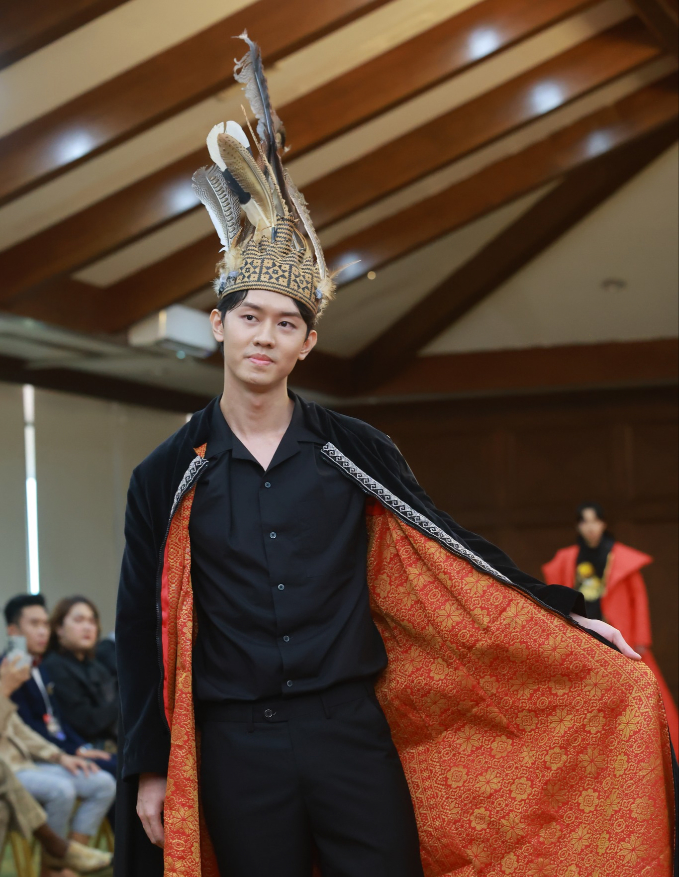 Manhunt International 2025: Đêm thời trang đơn điệu, thiếu sức hút - Ảnh 8. Manhunt International - Ảnh 8.