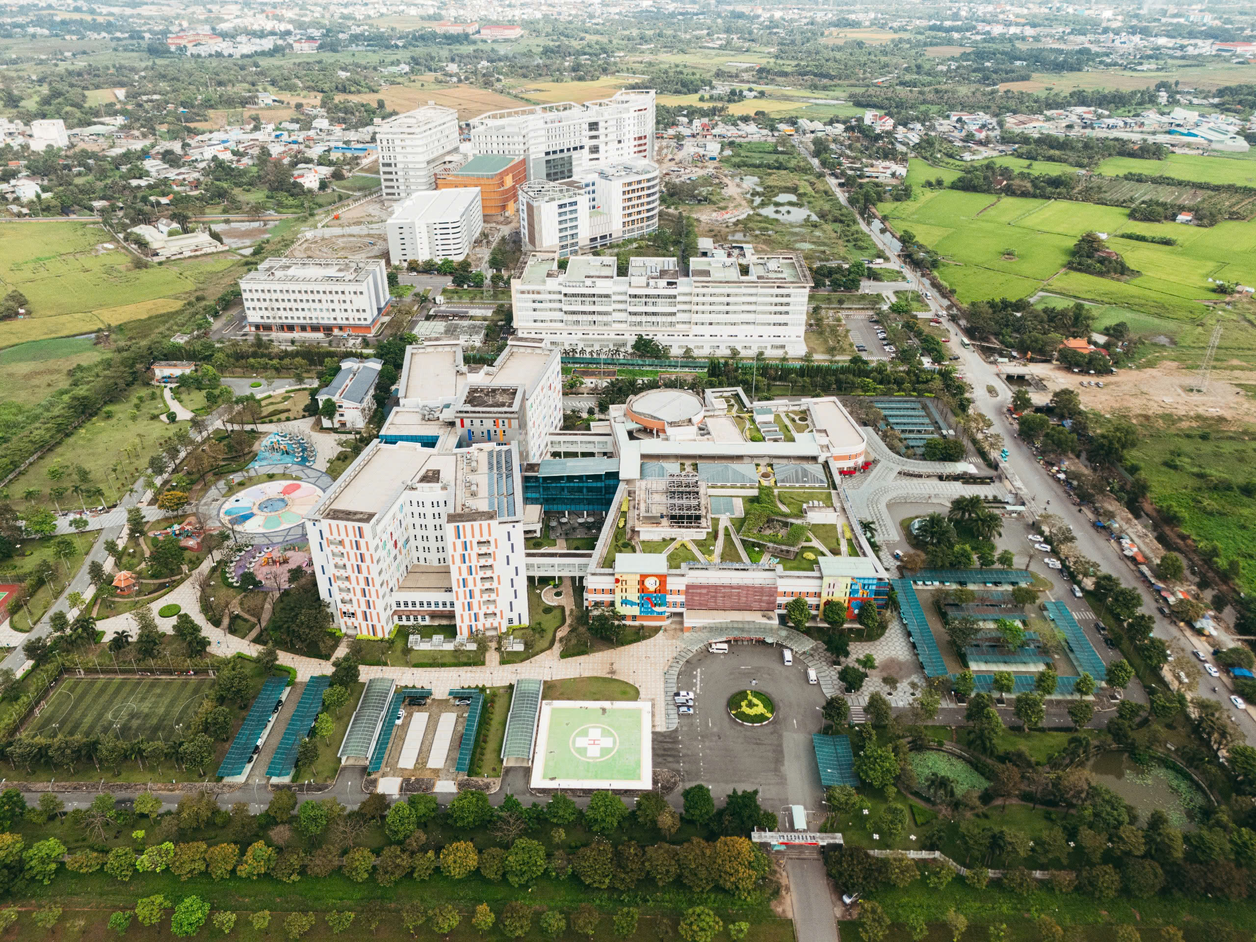Tập trung tháo gỡ các dự án đầu tư công trong Ngành y tế TP.HCM sau sáp nhập- Ảnh 1. y tế TP.HCM - Ảnh 1.