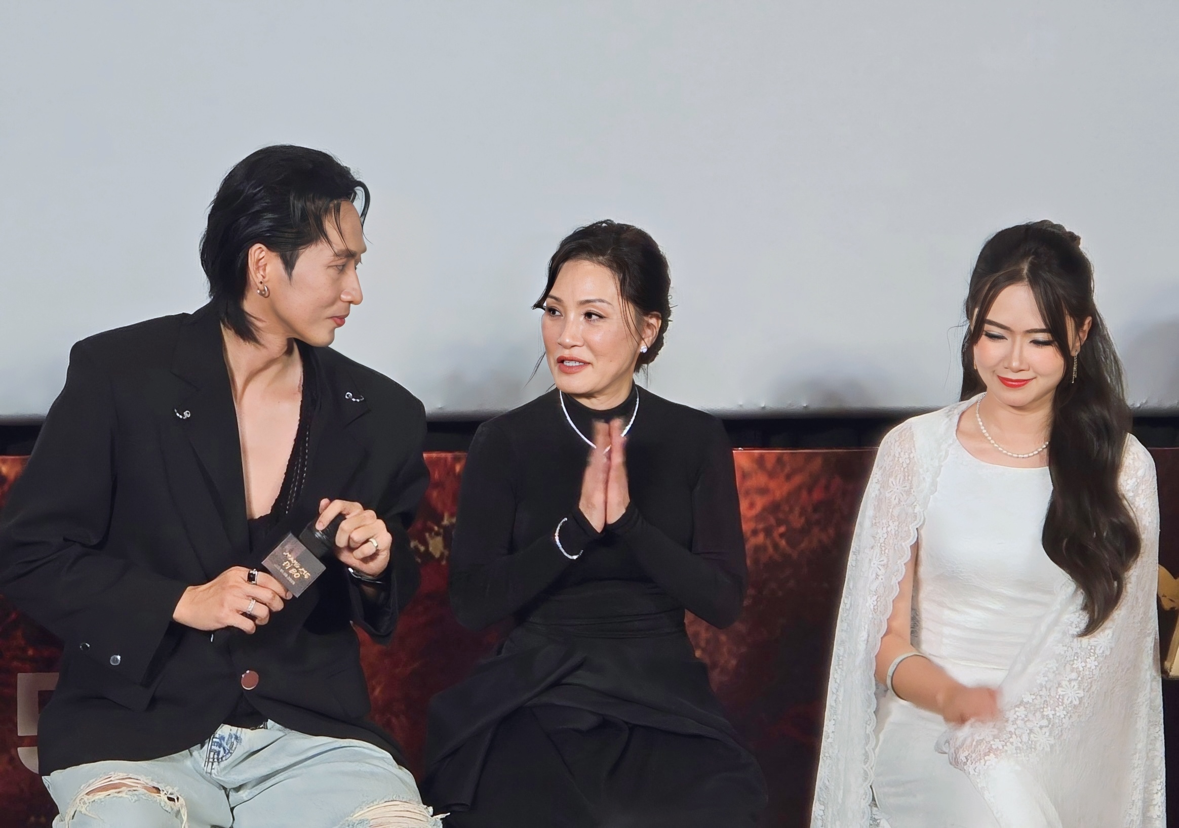 Hồng Đào - Ảnh 1.