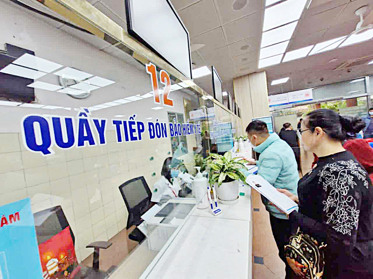 Στους χρόνιους ασθενείς χορηγείται φάρμακο κάθε 3 μήνες - Φωτογραφία 2. cấp thuốc - Ảnh 2.