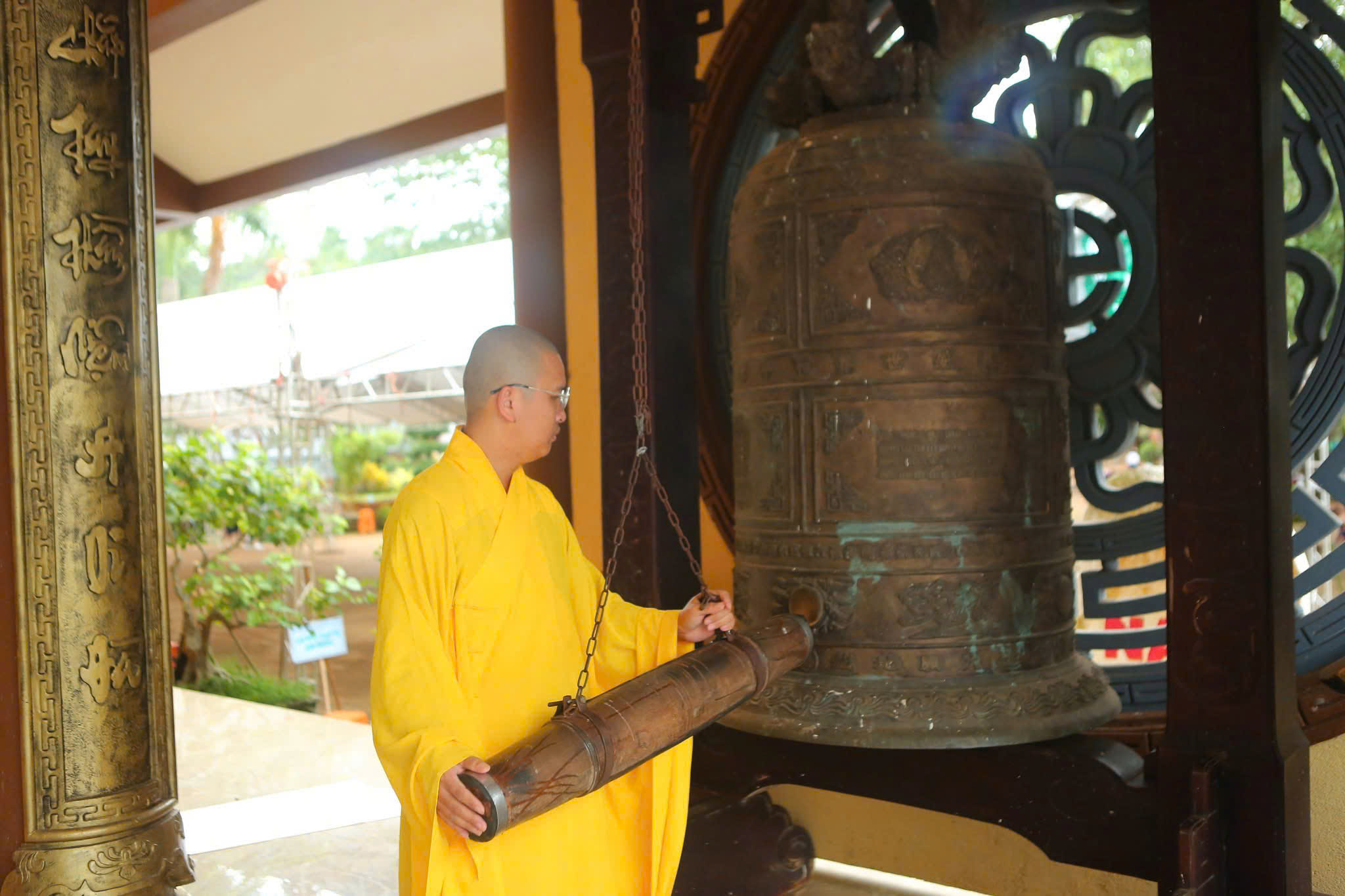 Đúng 6h sáng nay, Hơn 18.000 ngôi chùa, tự viện trên cả nước đồng loạt cầu Quốc thái dân an - Ảnh 7. Hơn 18.000 ngôi chùa và tự viện cả nước đồng loạt 6h sáng cử chuông trống cầu quốc thái dân an - Ảnh 7.