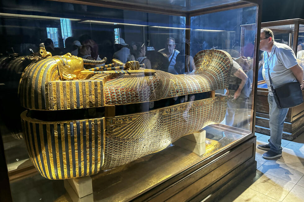 Egyptian conservators give King Tut's treasures new glow- Ảnh 3.