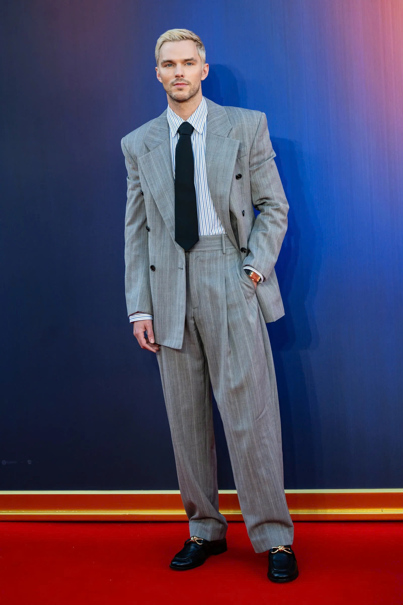 Nicholas Houl, phản diện Lex Luthor trong Superman, chiếm sóng thảm đỏ toàn cầu - Ảnh 6. Superman - Ảnh 7.