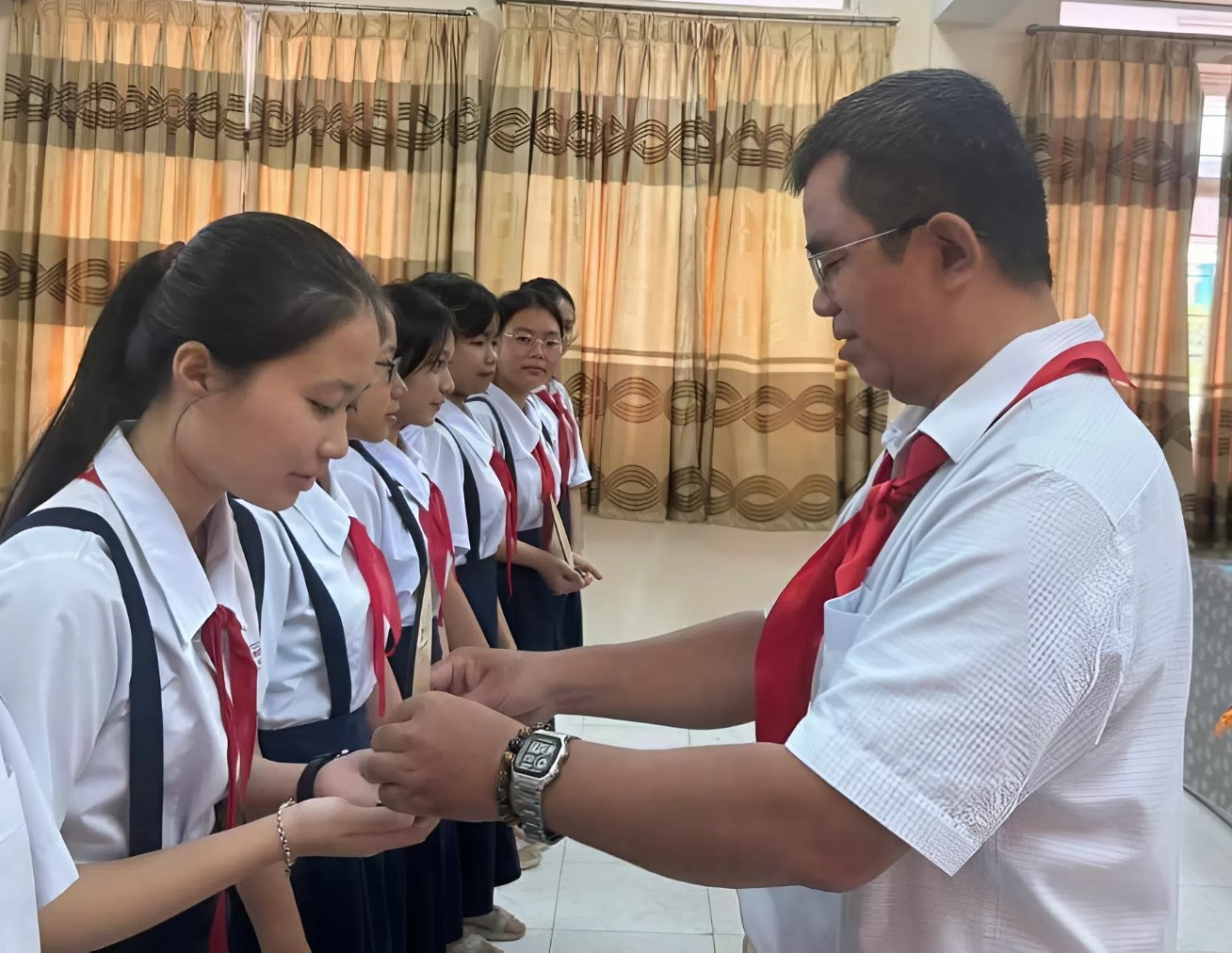 Thủ khoa lớp 10 Trường THPT Trần Hưng Đạo không để bản thân ngủ quên trên chiến thắng- Ảnh 3.