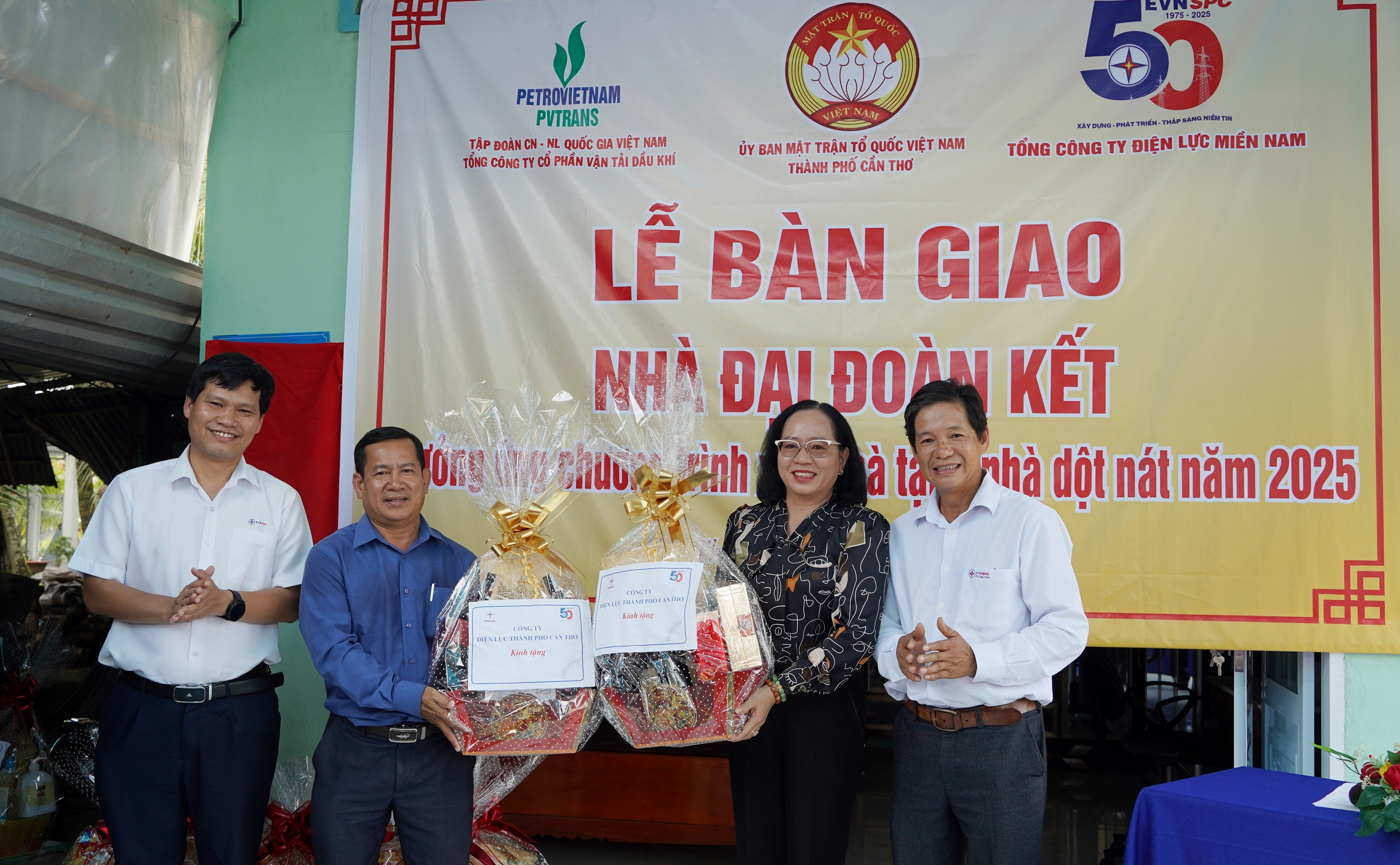 Ngành điện miền Nam xóa nhà tạm, nhà dột nát tại Cần Thơ - Ảnh 5.