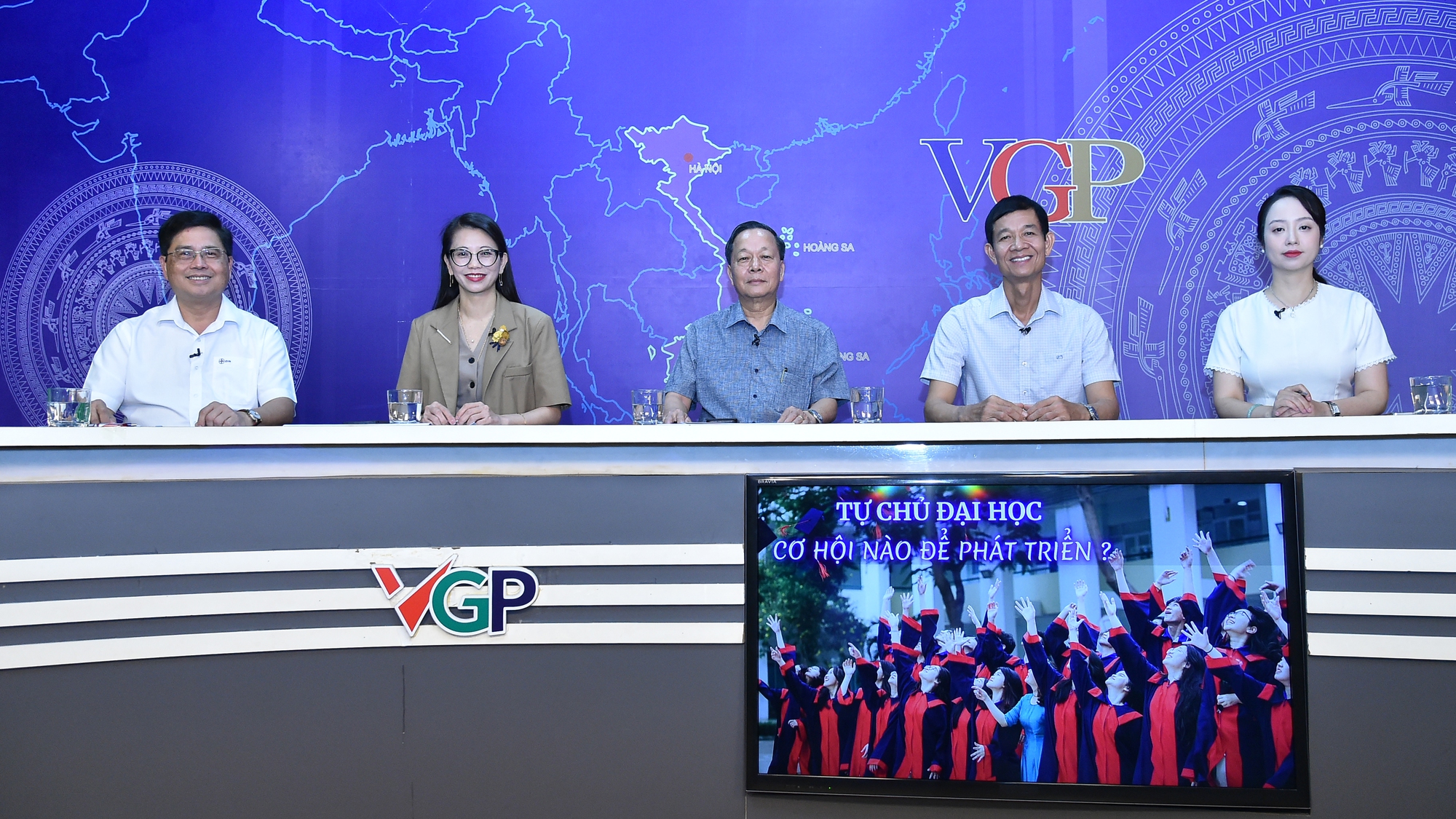 Đa số thành viên của hội đồng trường vẫn là 'người của hiệu trưởng' - Ảnh 1.