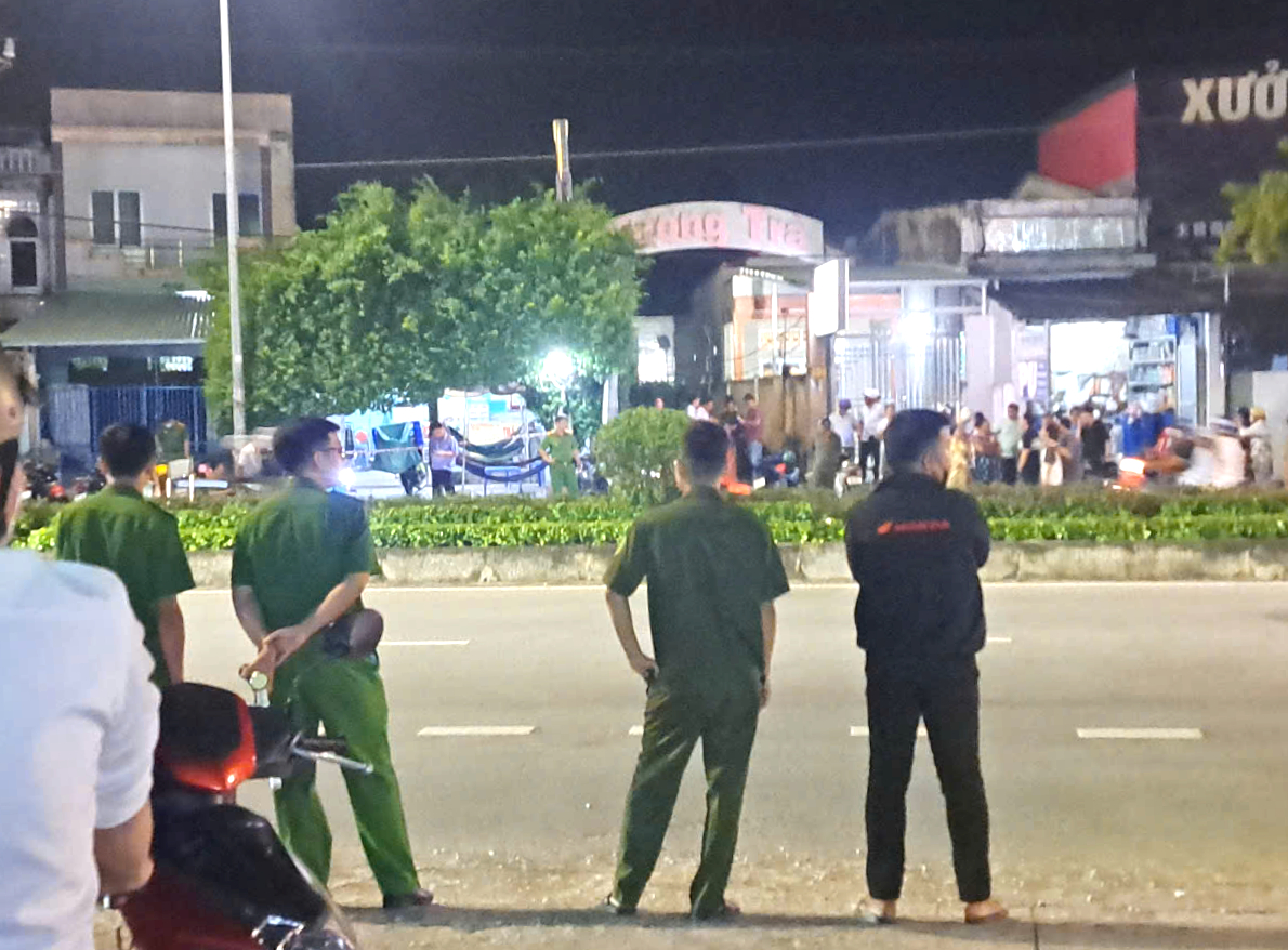Bắt giữ nam công nhân nghi giết chủ quán cà phê ở Long An để cướp bông tai, điện thoại- Ảnh 1. cướp - Ảnh 1.