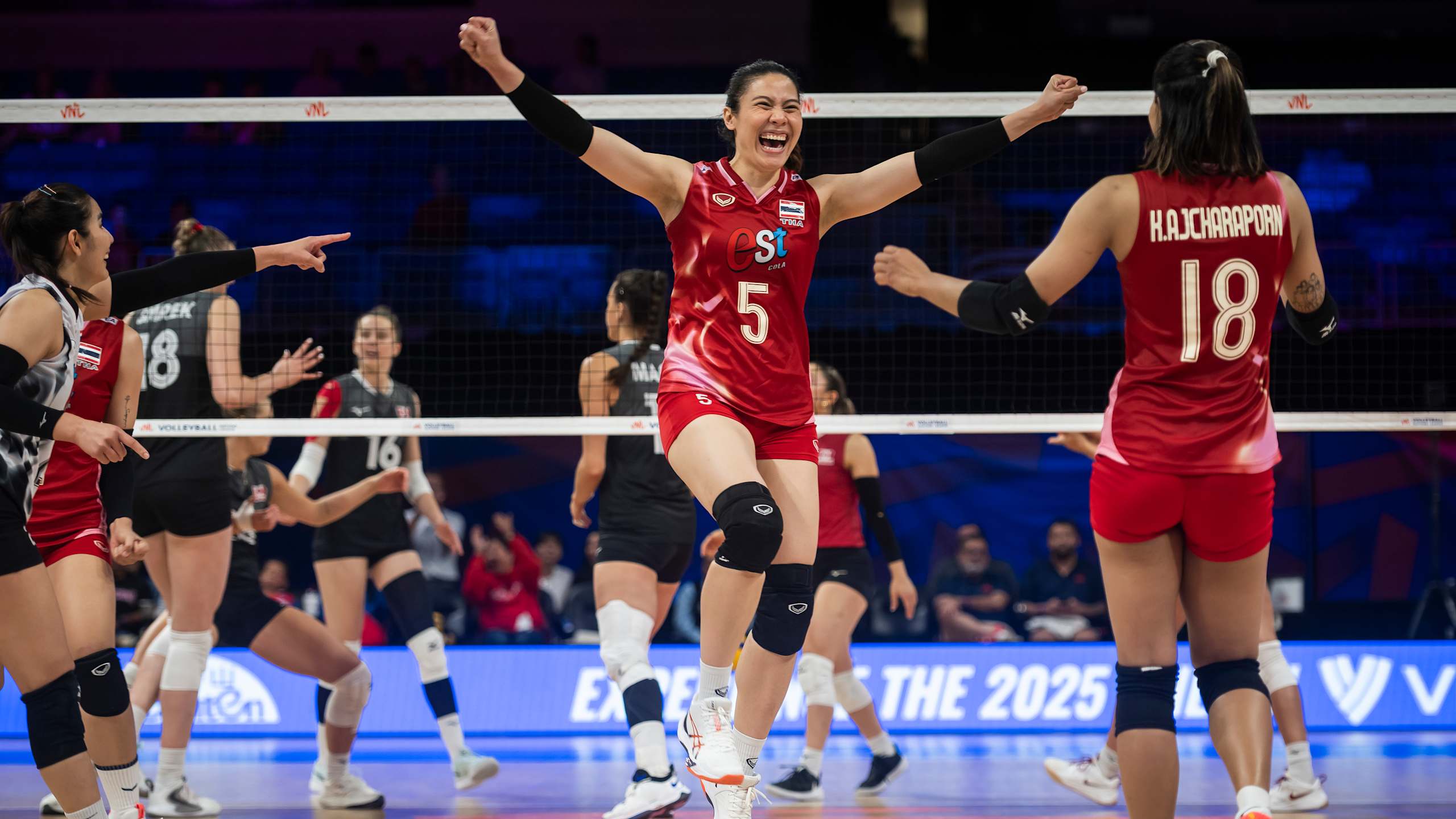 Bóng chuyền nữ Thái Lan làm nên điều kỳ diệu - Ảnh 1.