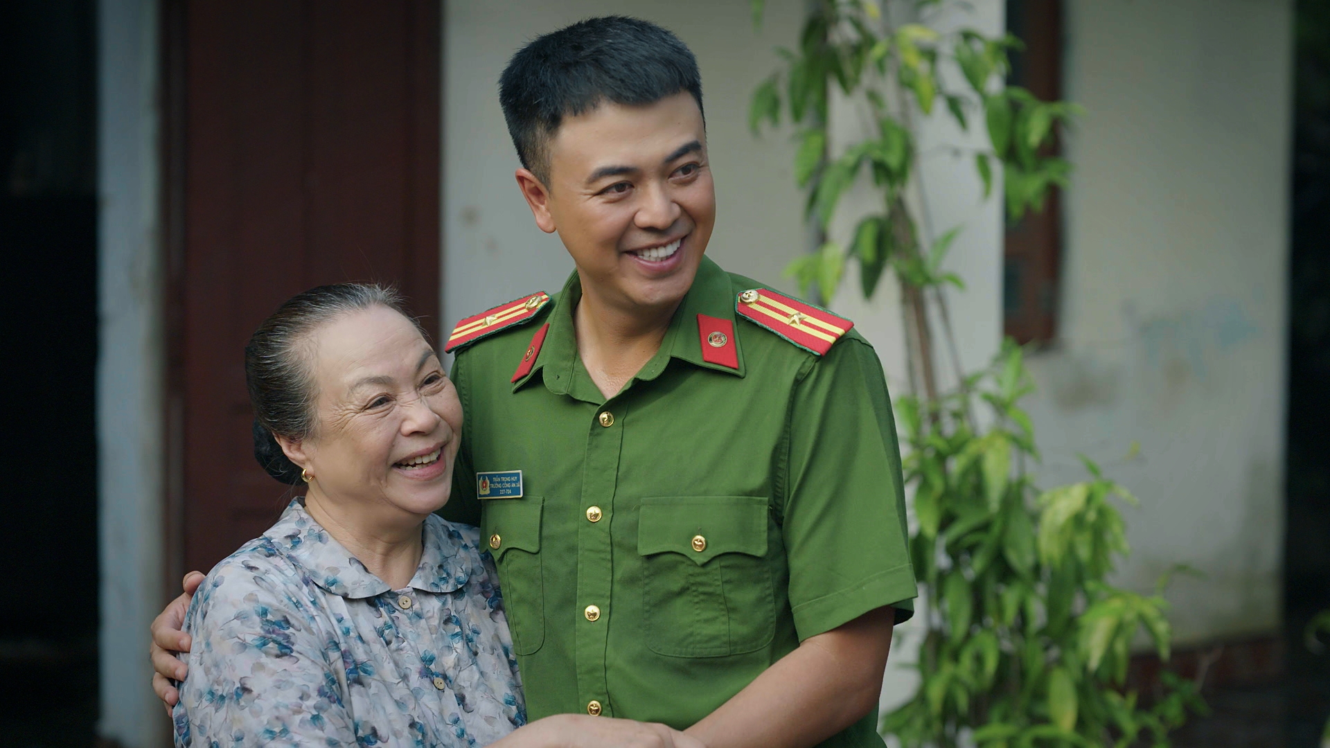 Có anh, nơi ấy bình yên - Ảnh 2.