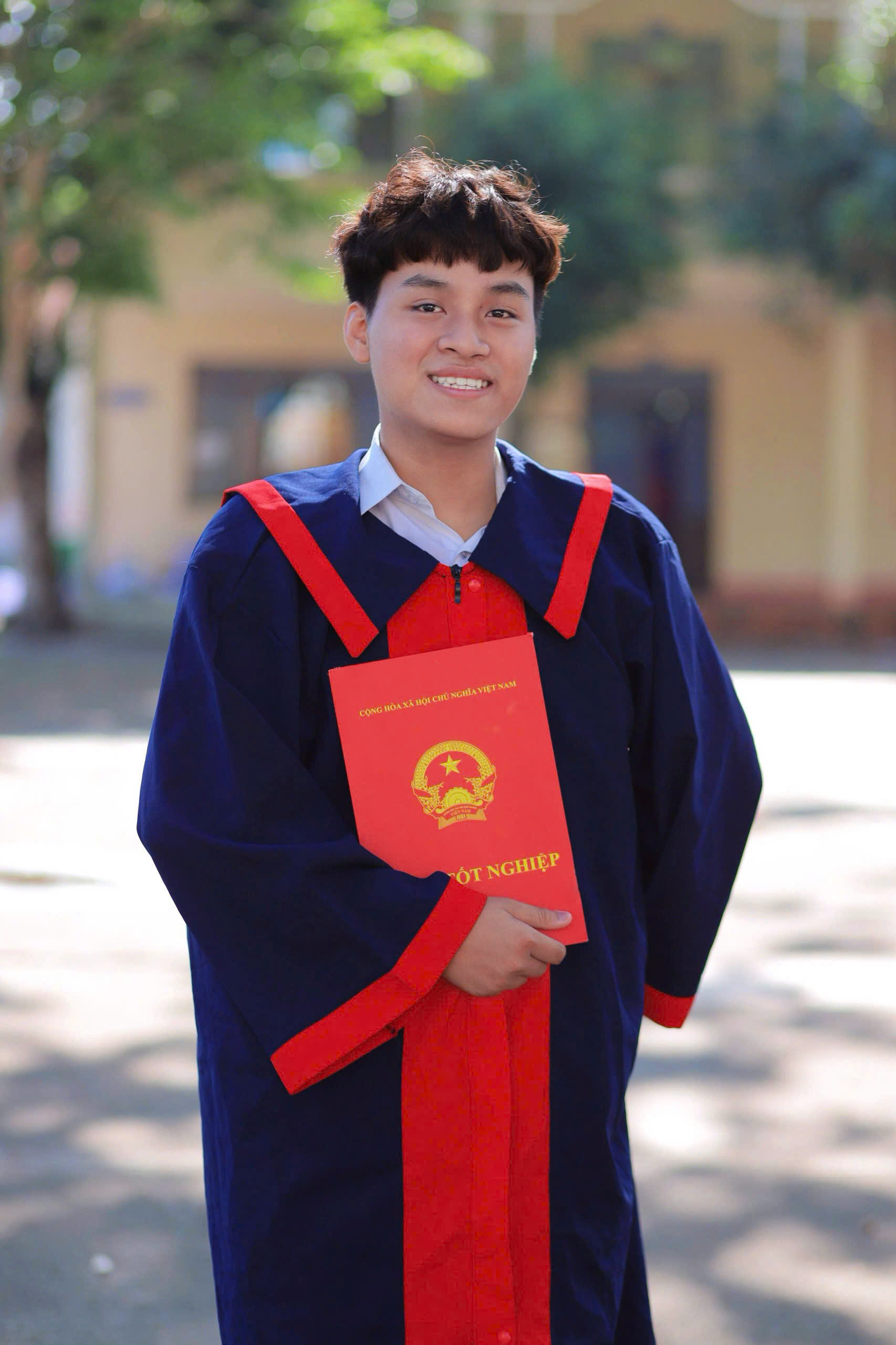 Thủ khoa khối C00 Đồng Nai: Biết tin khi đang bưng nước trong quán cà phê- Ảnh 6.