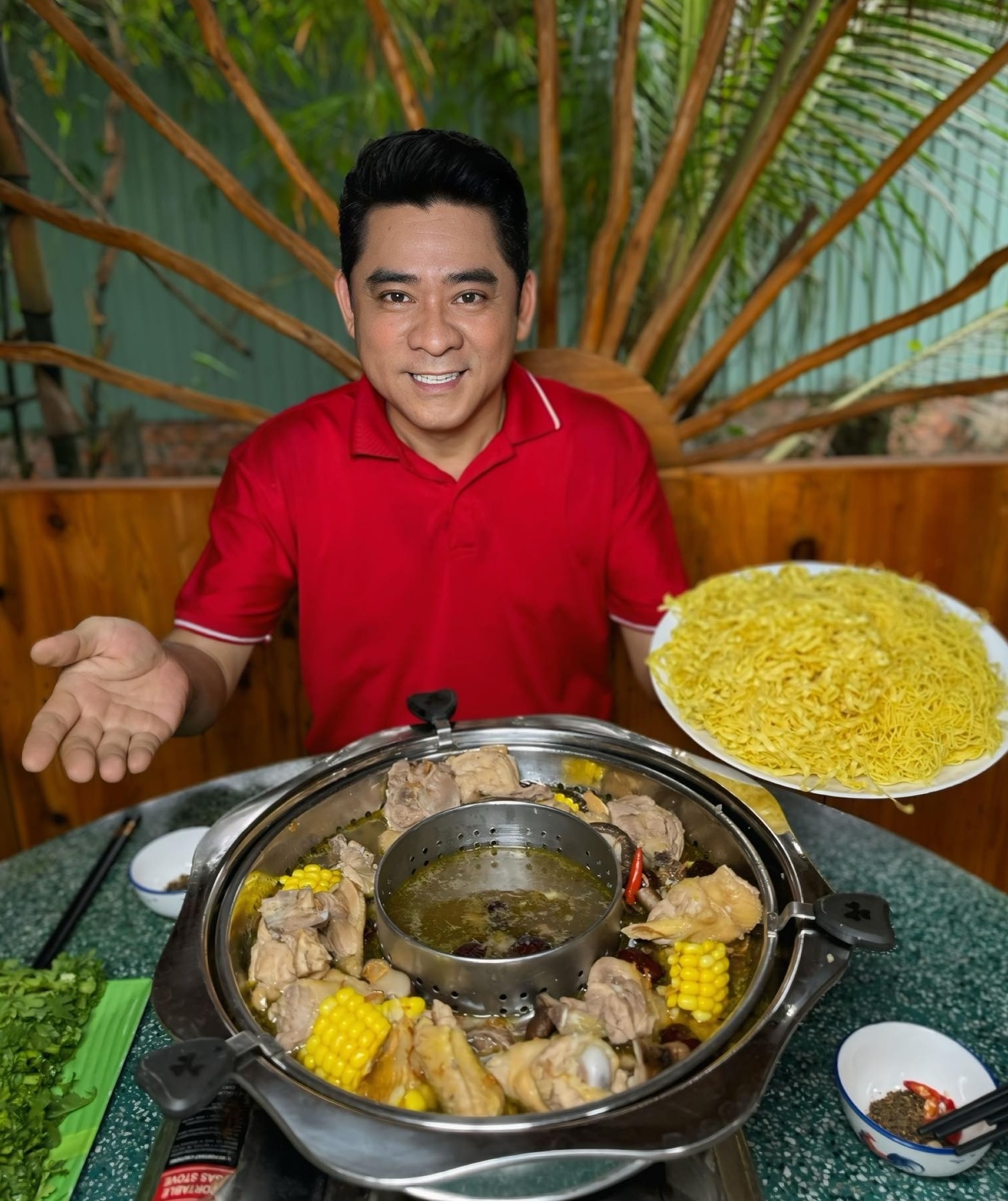 أصيب الممثل Huynh Anh Tuan بسكتة دماغية - صورة 2. Huỳnh Anh Tuấn - Ảnh 2.