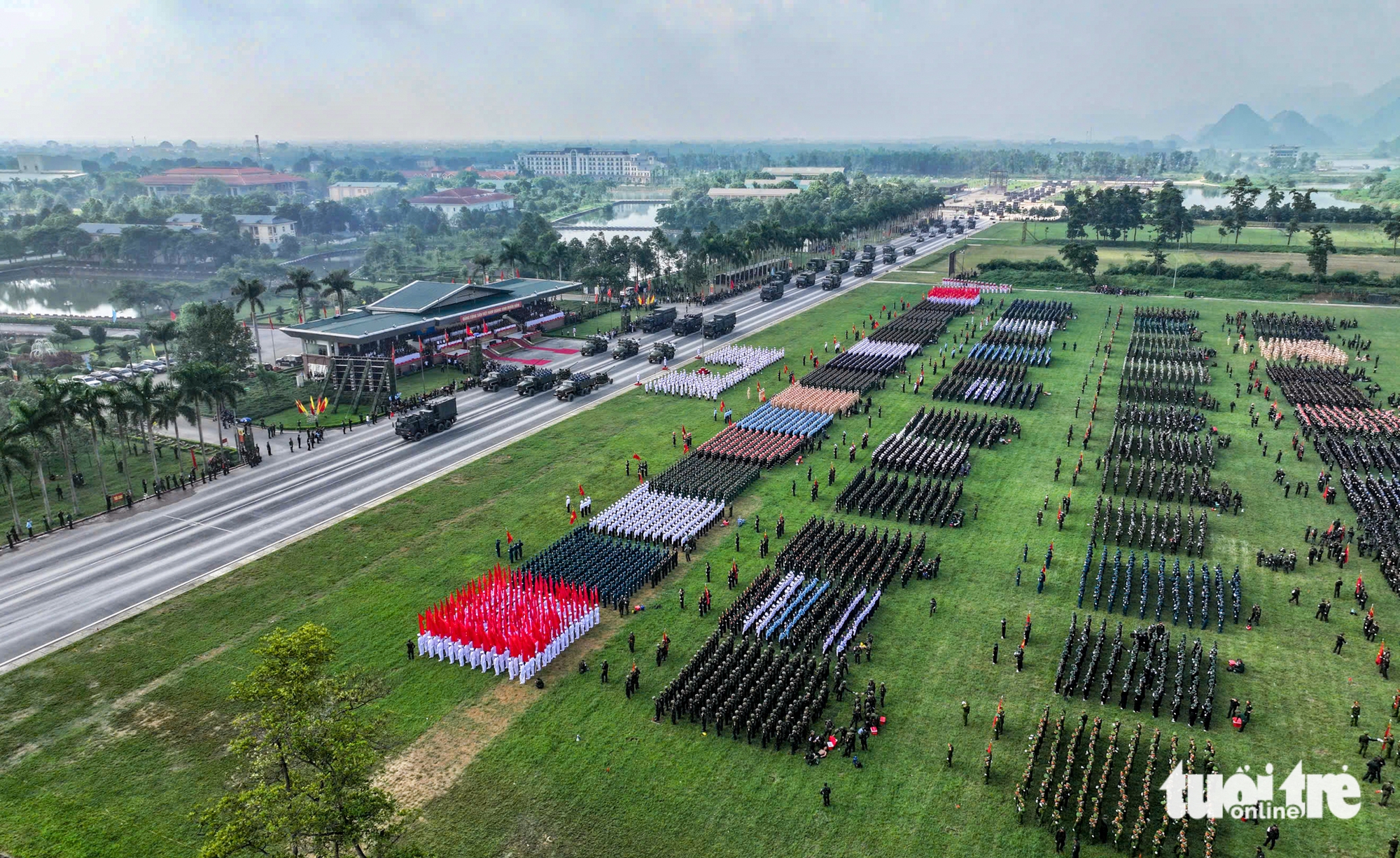 Mãn nhãn hình ảnh 15.600 chiến sĩ quân đội, công an trong buổi tổng hợp luyện diễu binh - Ảnh 1.