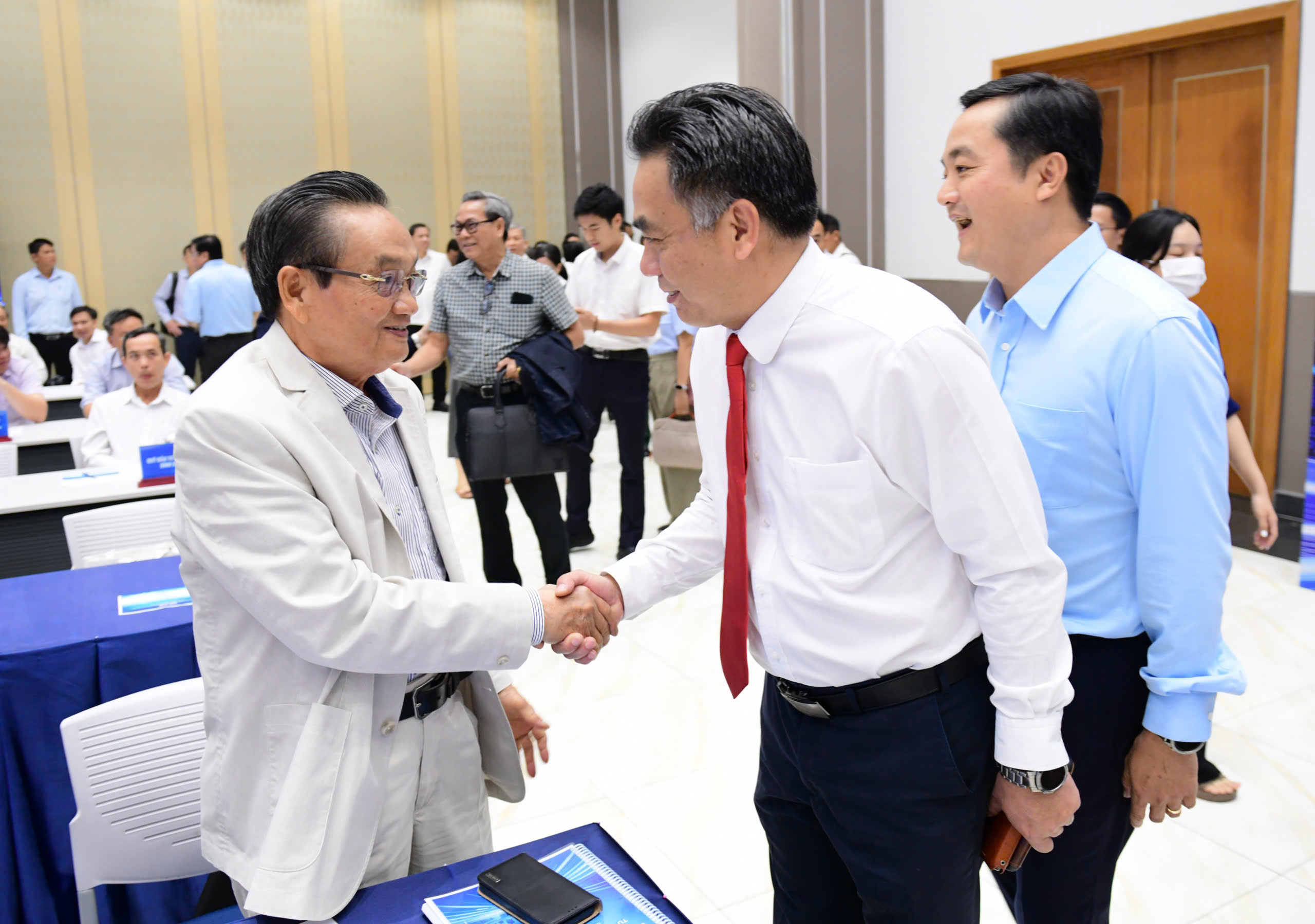 Làm gì để 'siêu đô thị' TP.HCM định hình trục công nghiệp mới? - Ảnh 1. Làm gì để 'siêu đô thị' TP.HCM định hình trục công nghiệp mới? - Ảnh 1.