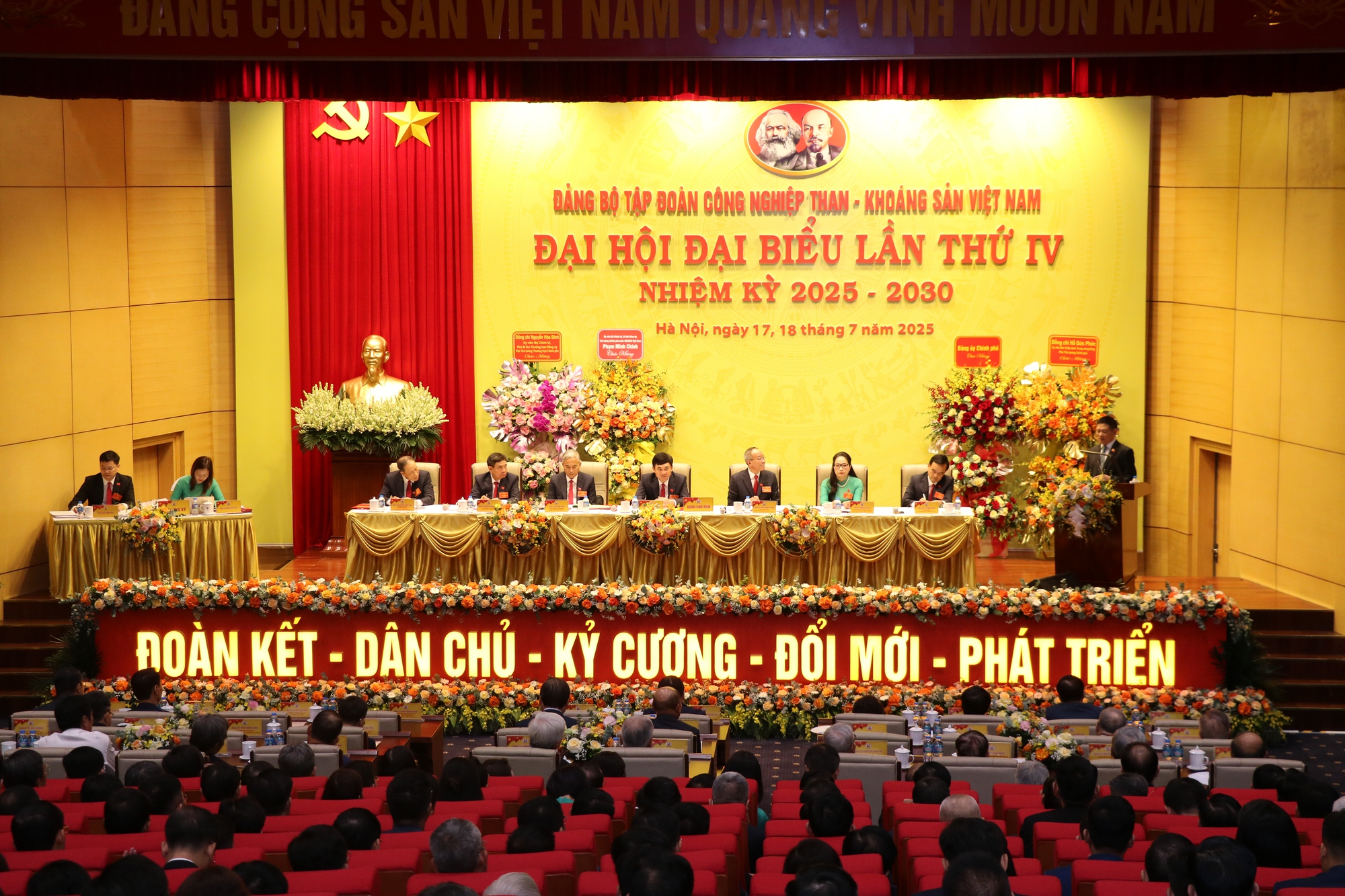 TKV định hướng 4 trụ cột: 'Xanh - số - hiệu quả - bền vững' - Ảnh 2.