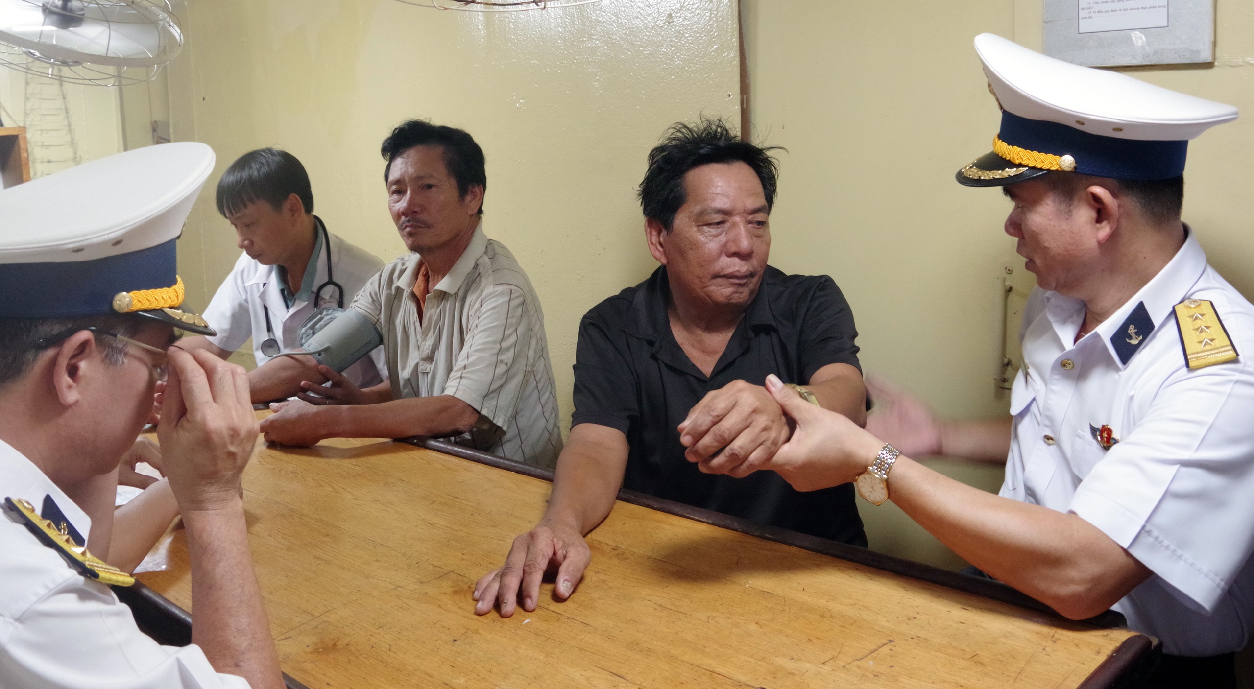 tàu hải quân - Ảnh 1.
