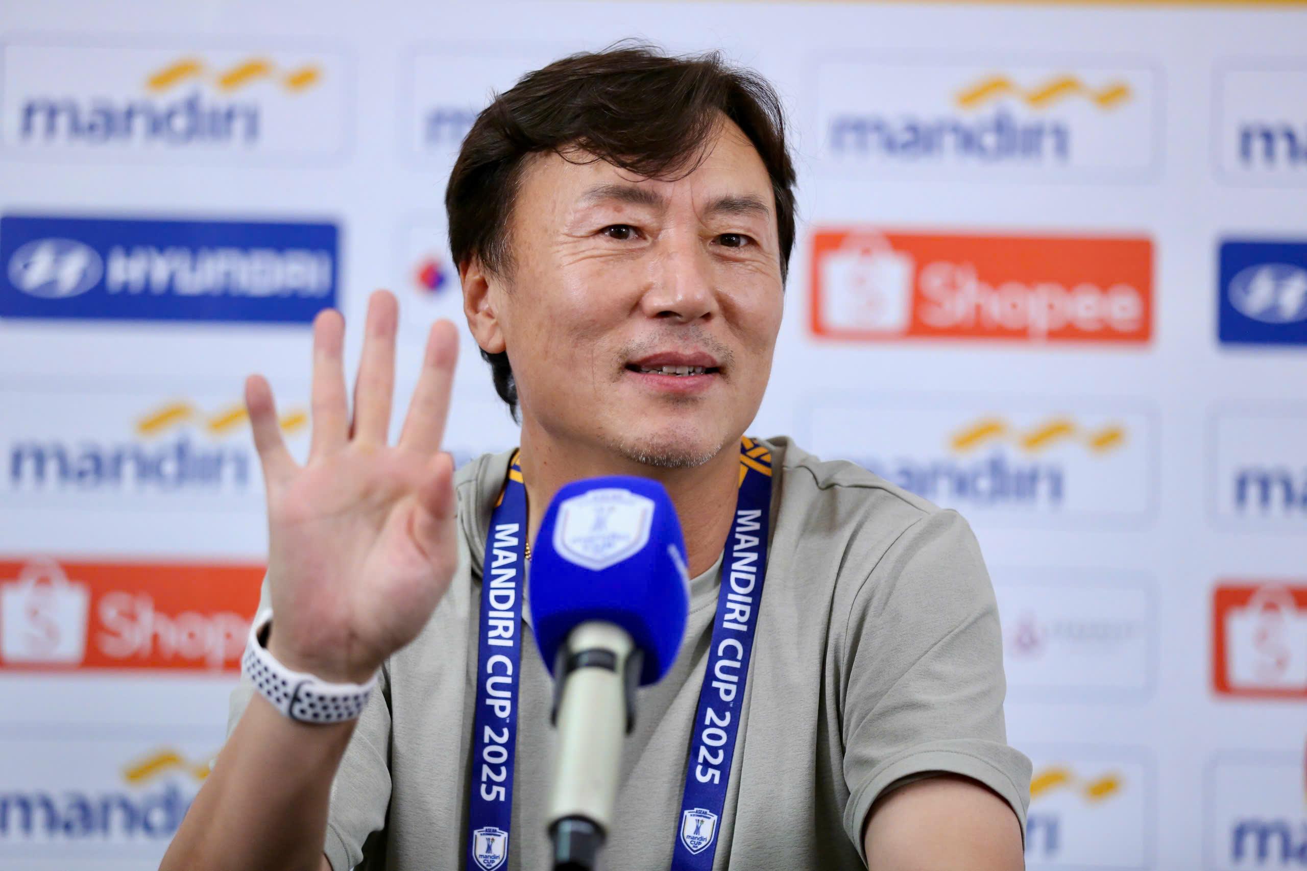 Kim Sang Sik - Ảnh 2.