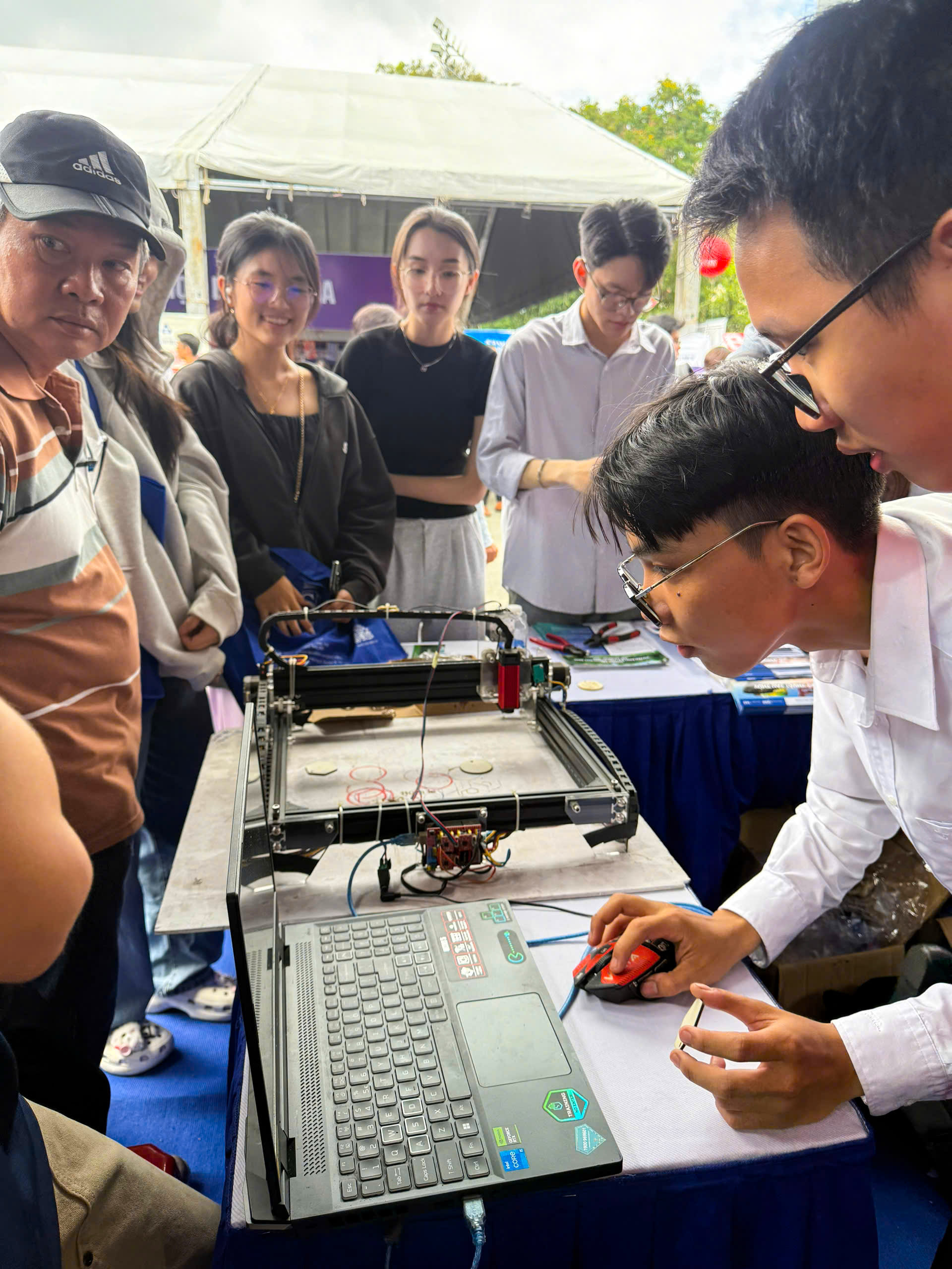 Ngày hội lựa chọn nguyện vọng xét tuyển dưới góc nhìn sinh viên truyền thông sáng tạo - Ảnh 7. nguyện vọng xét tuyển - Ảnh 7.
