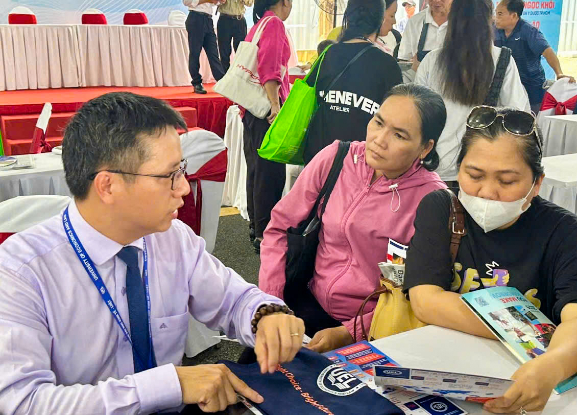 Ngày hội lựa chọn nguyện vọng xét tuyển dưới góc nhìn sinh viên truyền thông sáng tạo - Ảnh 10. Ngày hội lựa chọn nguyện vọng xét tuyển qua góc nhìn sinh viên truyền thông sáng tạo - Ảnh 10.