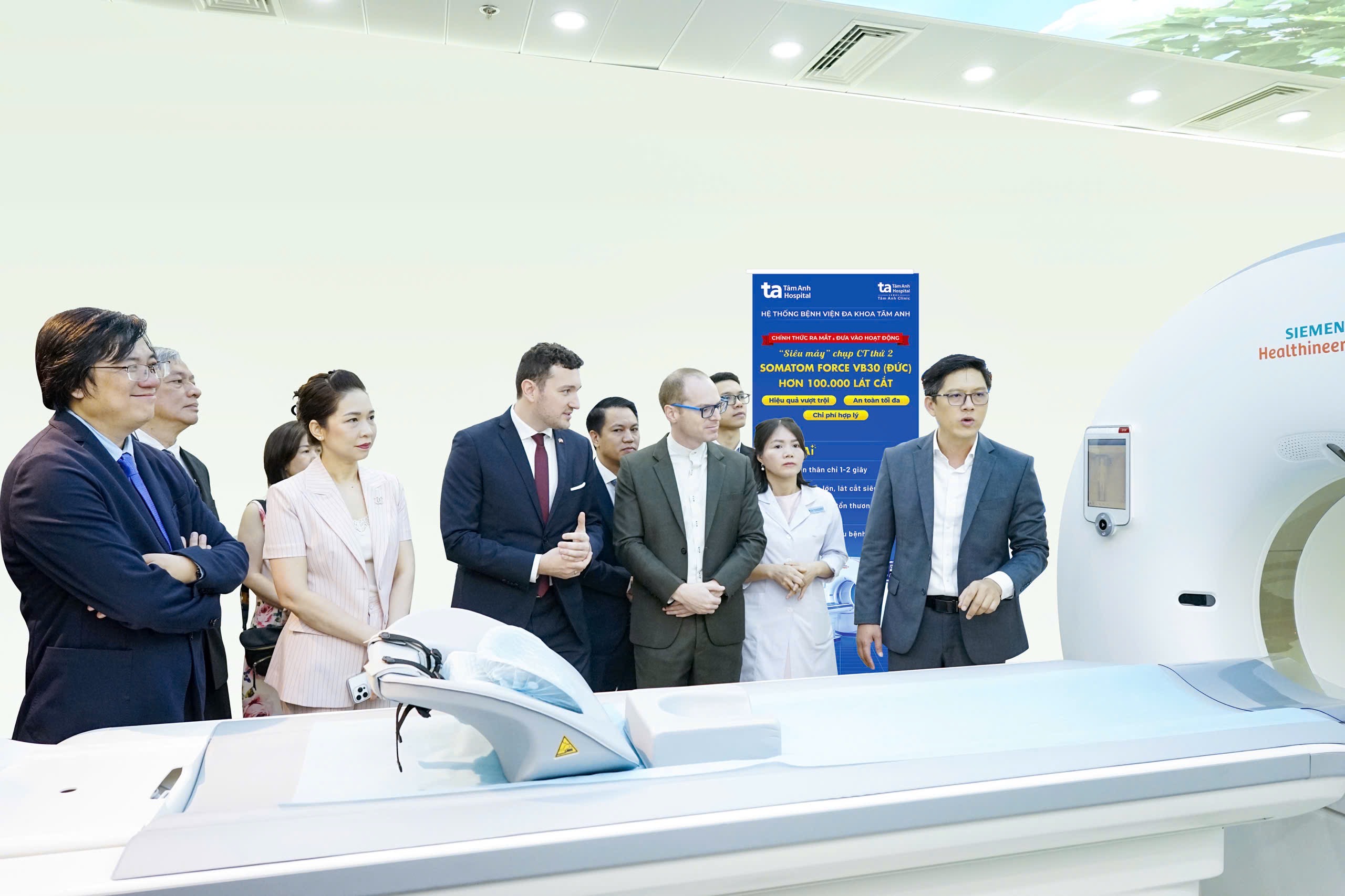 Bệnh viện Tâm Anh TP.HCM vận hành máy CT hiện đại phát hiện tổn thương chỉ vài milimet - Ảnh 5.