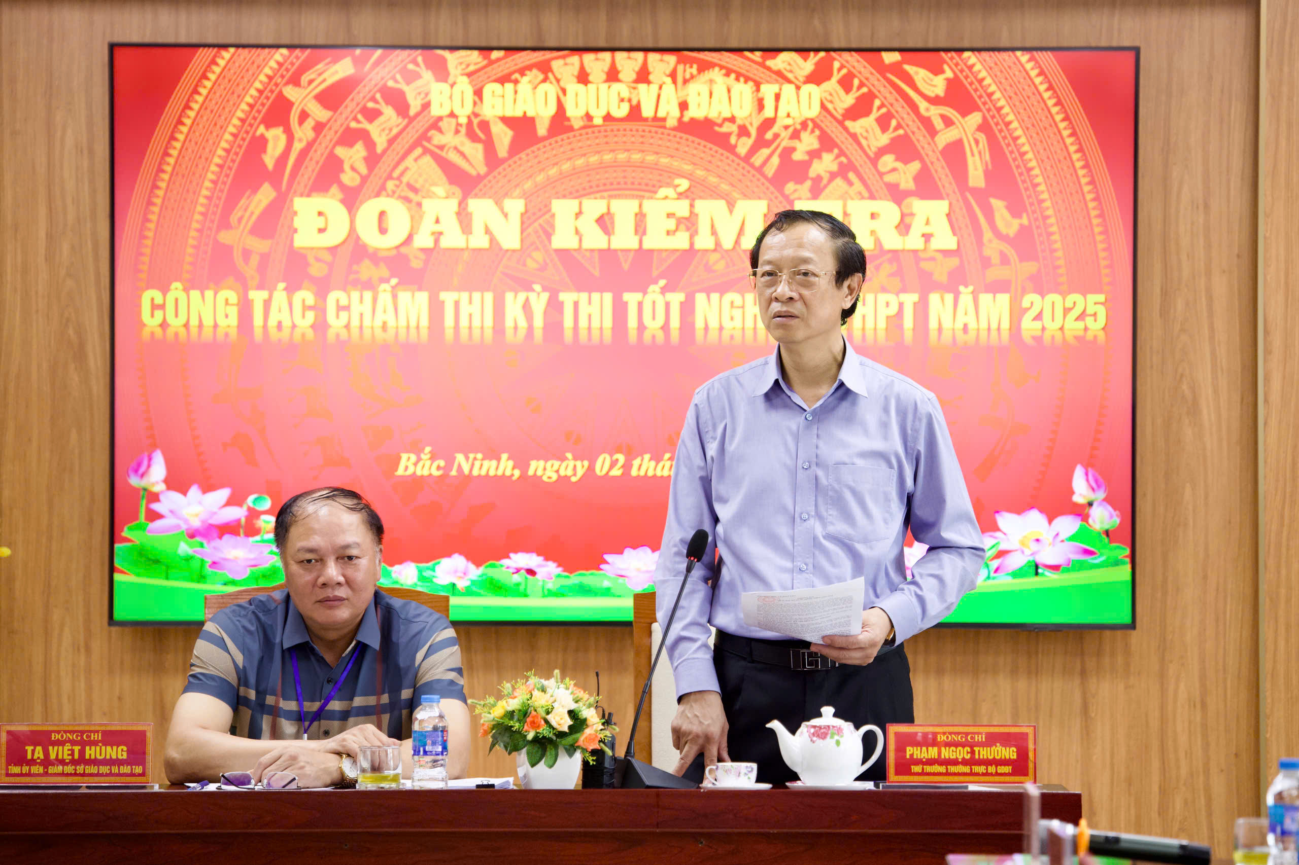 Không gián đoạn chấm thi sau sáp nhập, đặt quyền lợi thí sinh lên hàng đầu - Ảnh 1. Không gián đoạn chấm thi sau sáp nhập, đặt quyền lợi thí sinh lên hàng đầu - Ảnh 1.