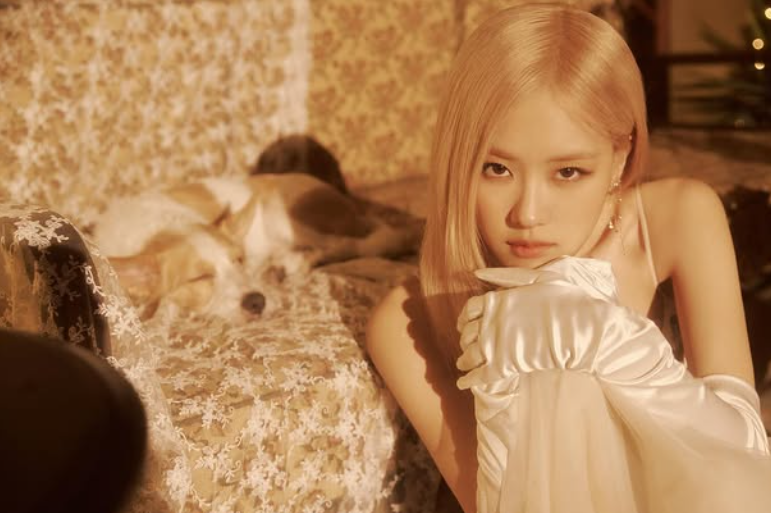 Rosé, Jimin dẫn đầu bảng xếp hạng danh tiếng tháng 7- Ảnh 1. Rosé, Jimin dẫn đầu bảng xếp hạng danh tiếng tháng 7- Ảnh 1.