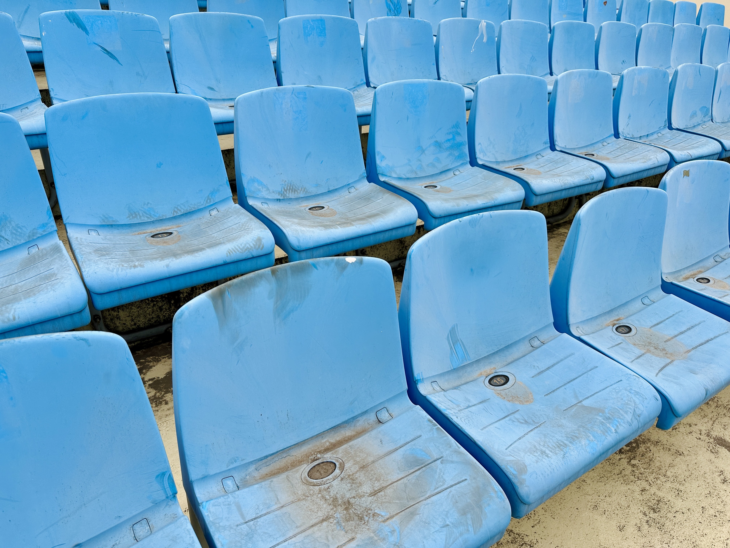 Việt Nam muốn đăng cai World Cup: Lo phát triển kinh tế trước khi xây sân vận động xứng tầm? - Ảnh 3.