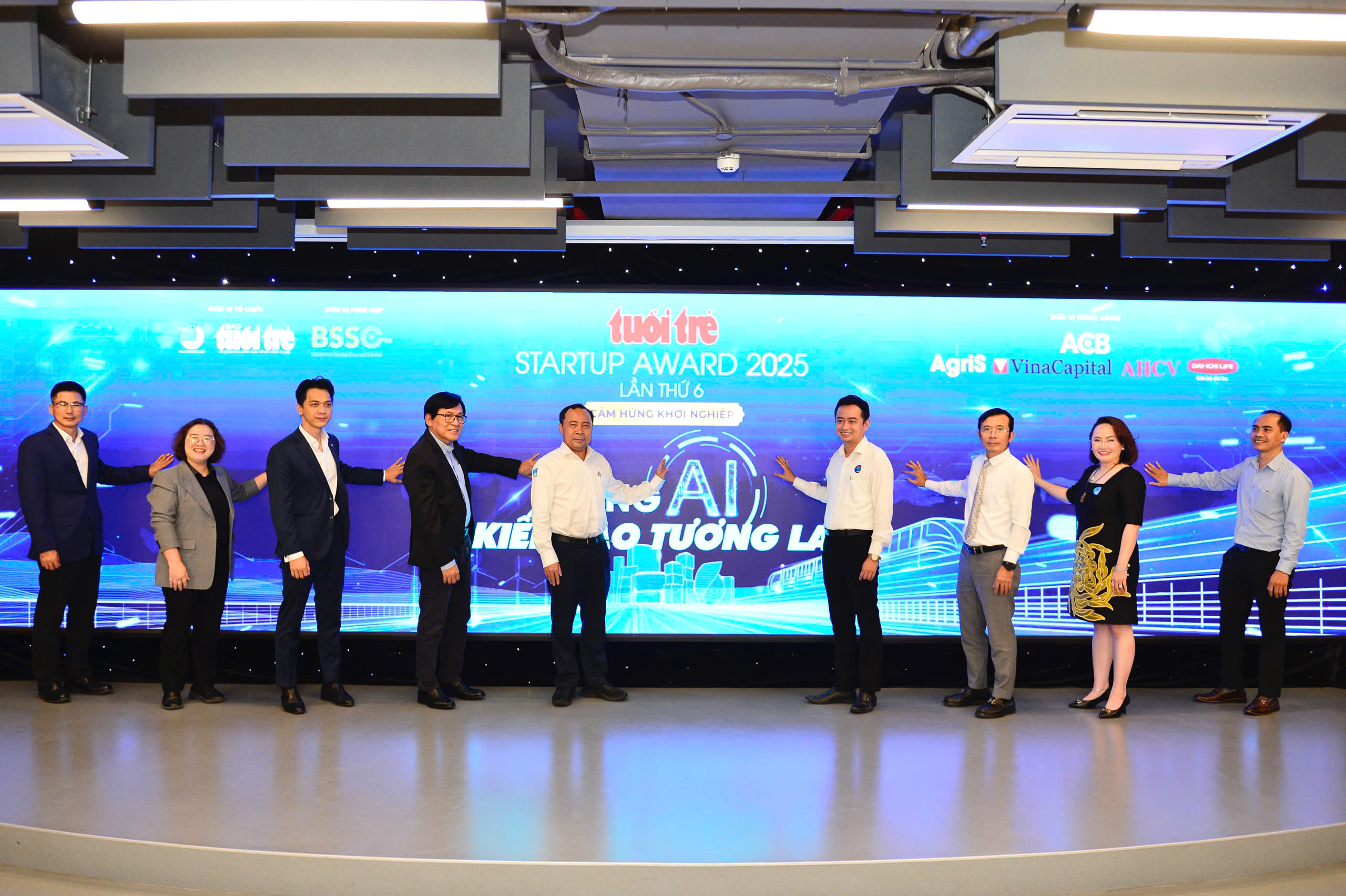 Tuổi Trẻ Startup Award 2025: Bàn luận mối quan hệ giữa con người và AI trong hành trình khởi nghiệp - Ảnh 1. Tuổi Trẻ Startup Award 2025 - Ảnh 1.