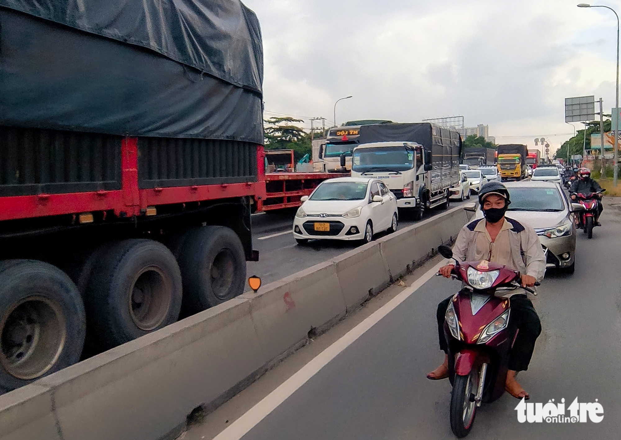 TP.HCM yêu cầu mở lại tỉnh lộ 743, gỡ kẹt nghiêm trọng tại nút Tân Vạn - Ảnh 2.
