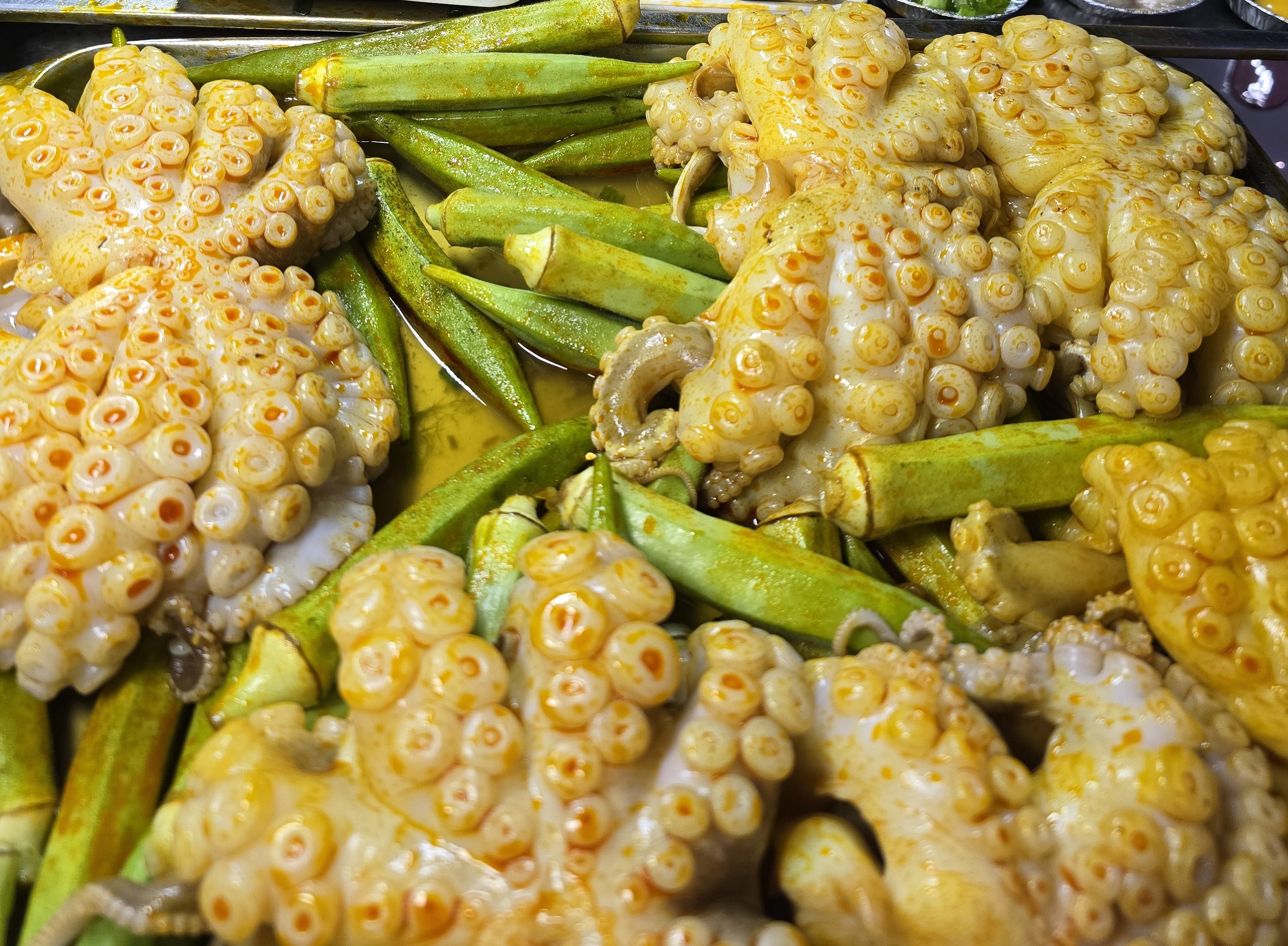 Smoke billows at Xom Luoi Market in Vung Tau, you can find any seafood you want - Photo 2. chợ Xóm Lưới - Ảnh 2.