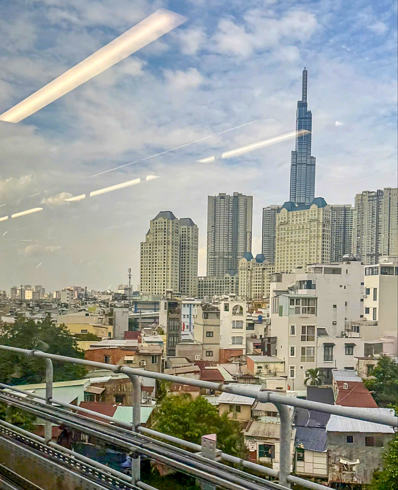 Cán bộ, nhân viên truyền thông Agribank trải nghiệm chụp ảnh trên tàu metro số 1 - Ảnh 9. Agribank - Ảnh 15.