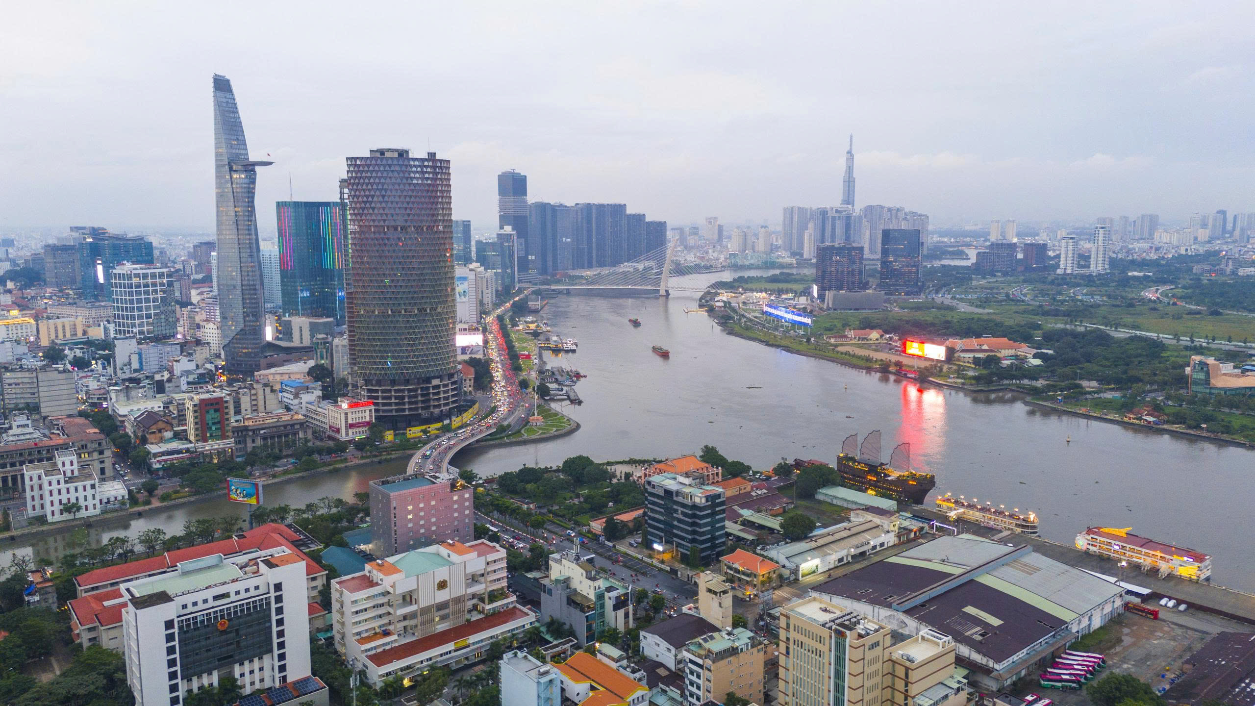 trung tâm tài chính - Ảnh 1.