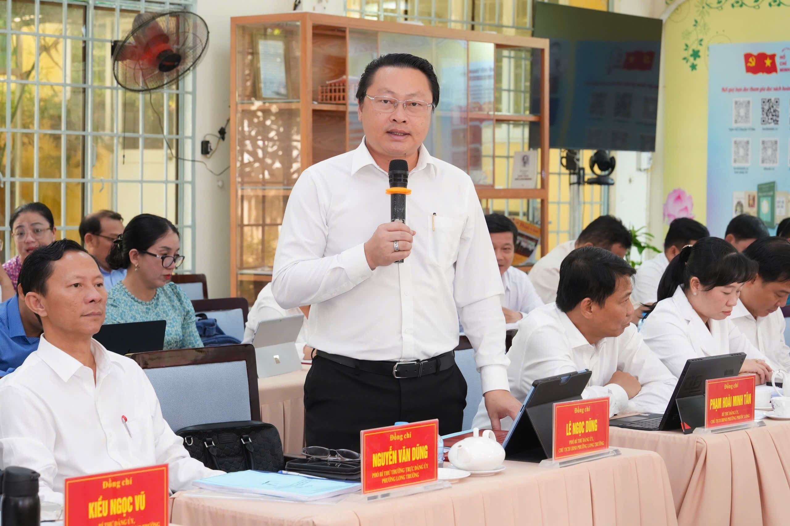 Trưởng Ban Nội chính Thành ủy TP.HCM làm việc với các phường về tổ chức Đại hội - Ảnh 4.
