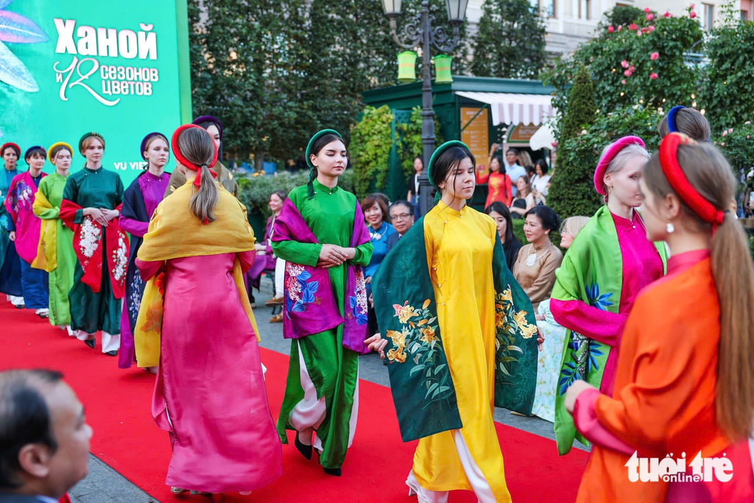 Vietnam culture festival opens for 1st time at Moscow’s iconic Red Square  - Ảnh 16.