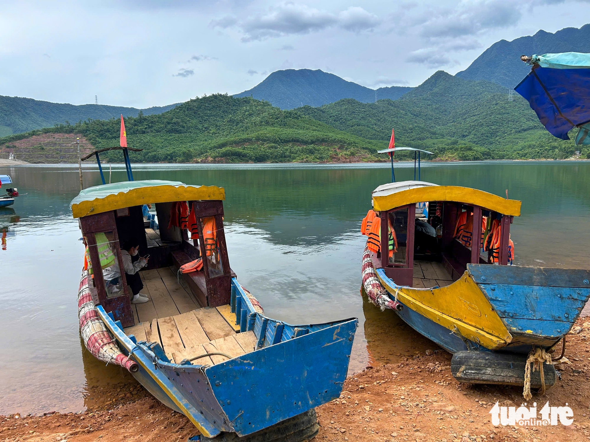 Dừng bán vé, khai thác bãi tắm tại khu du lịch sinh thái hoạt động không phép ở Huế - Ảnh 2.