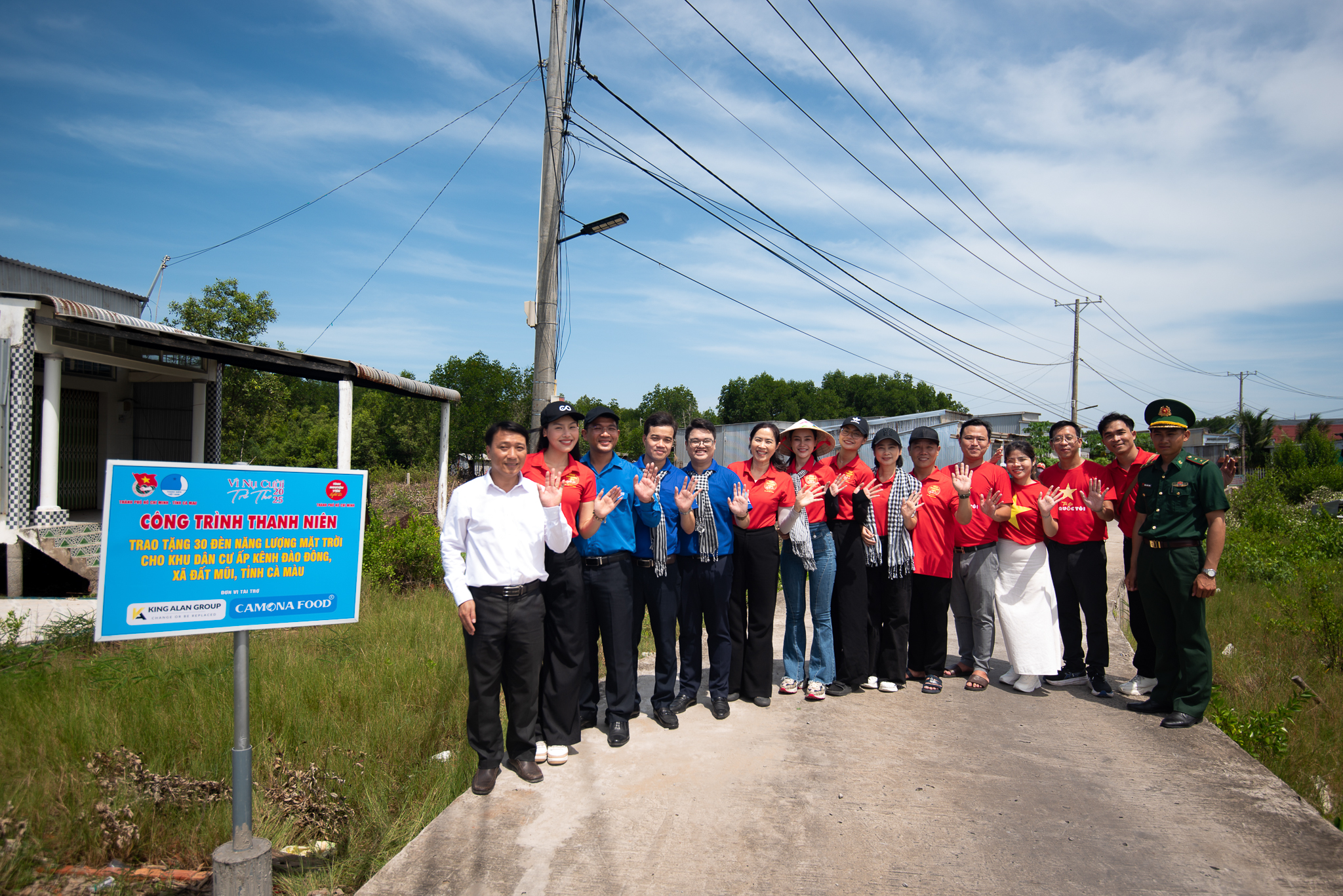Đội tình nguyện viên nghệ sĩ - Ảnh 8.