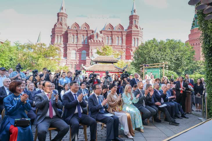 Vietnam culture festival opens for 1st time at Moscow’s iconic Red Square  - Ảnh 6.