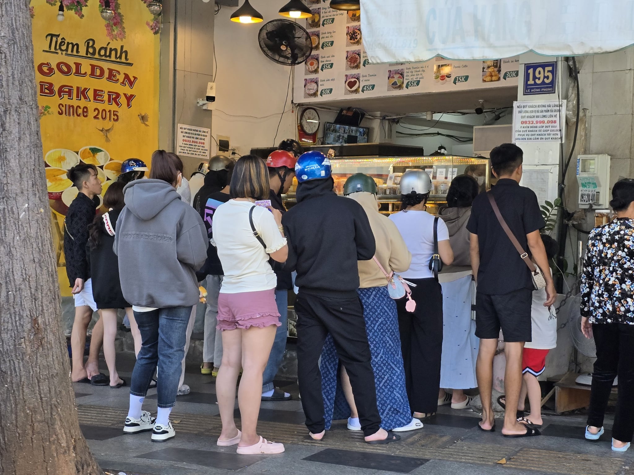 What makes Vung Tau’s salted egg sponge cake so popular?- Ảnh 4. What makes Vung Tau’s salted egg sponge cake so popular?- Ảnh 4.
