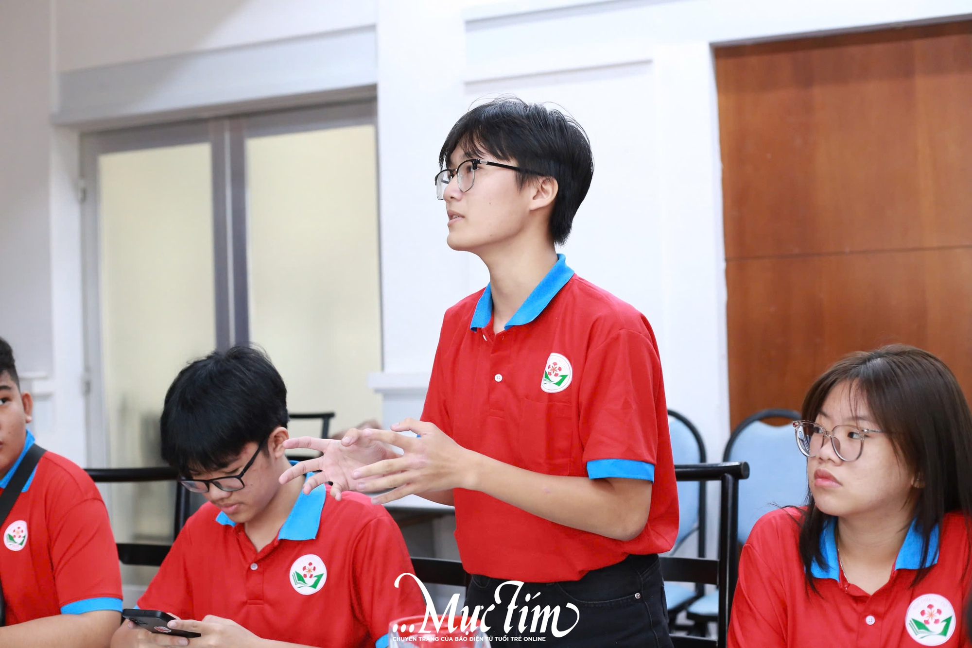 Chiến sĩ Hoa phượng đỏ Trường THPT Ten Lơ Man trải nghiệm làm báo cùng Mực Tím - Ảnh 1.
