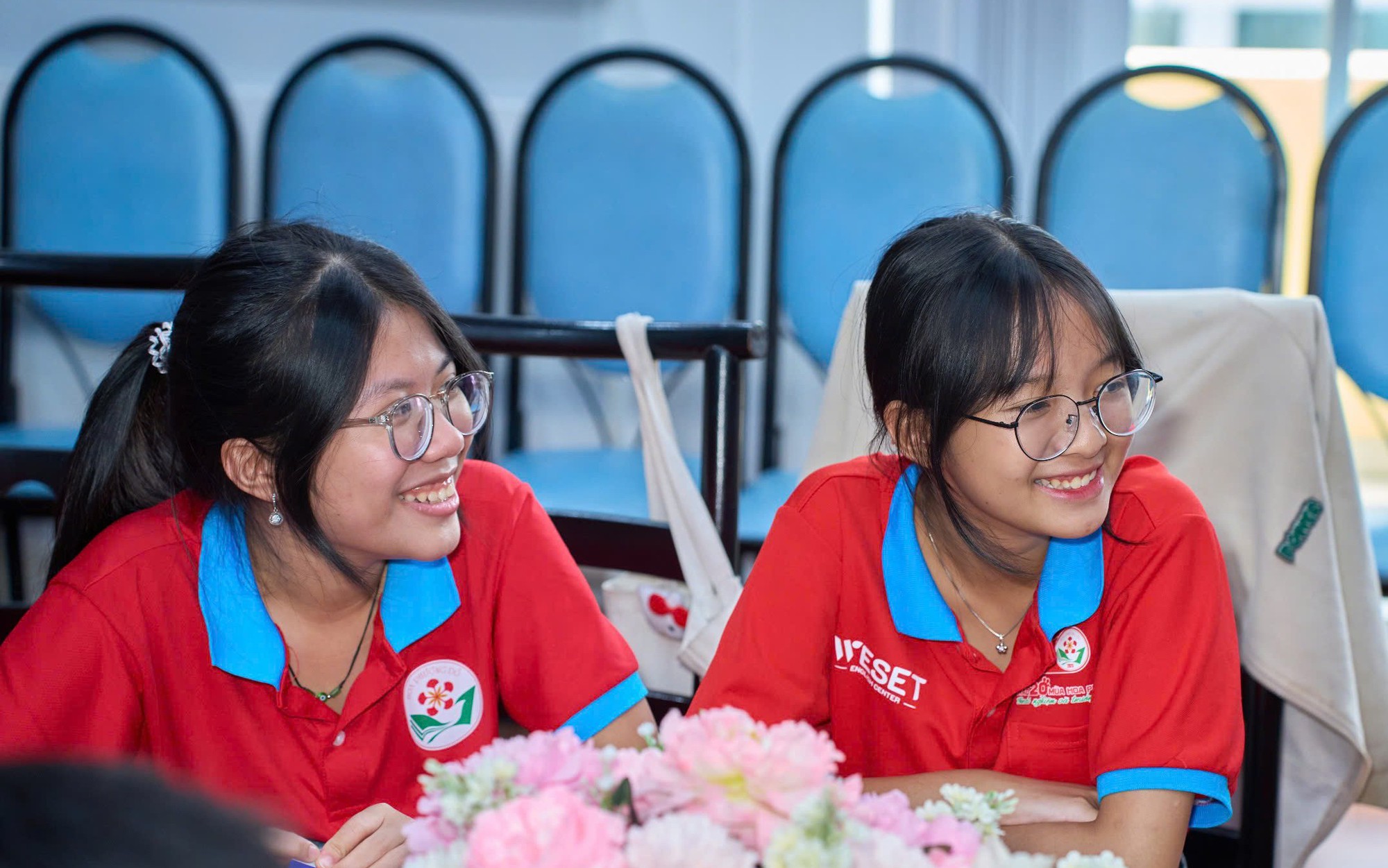 Chiến sĩ Hoa phượng đỏ thưởng thức và trải nghiệm hát cải lương - Ảnh 4.