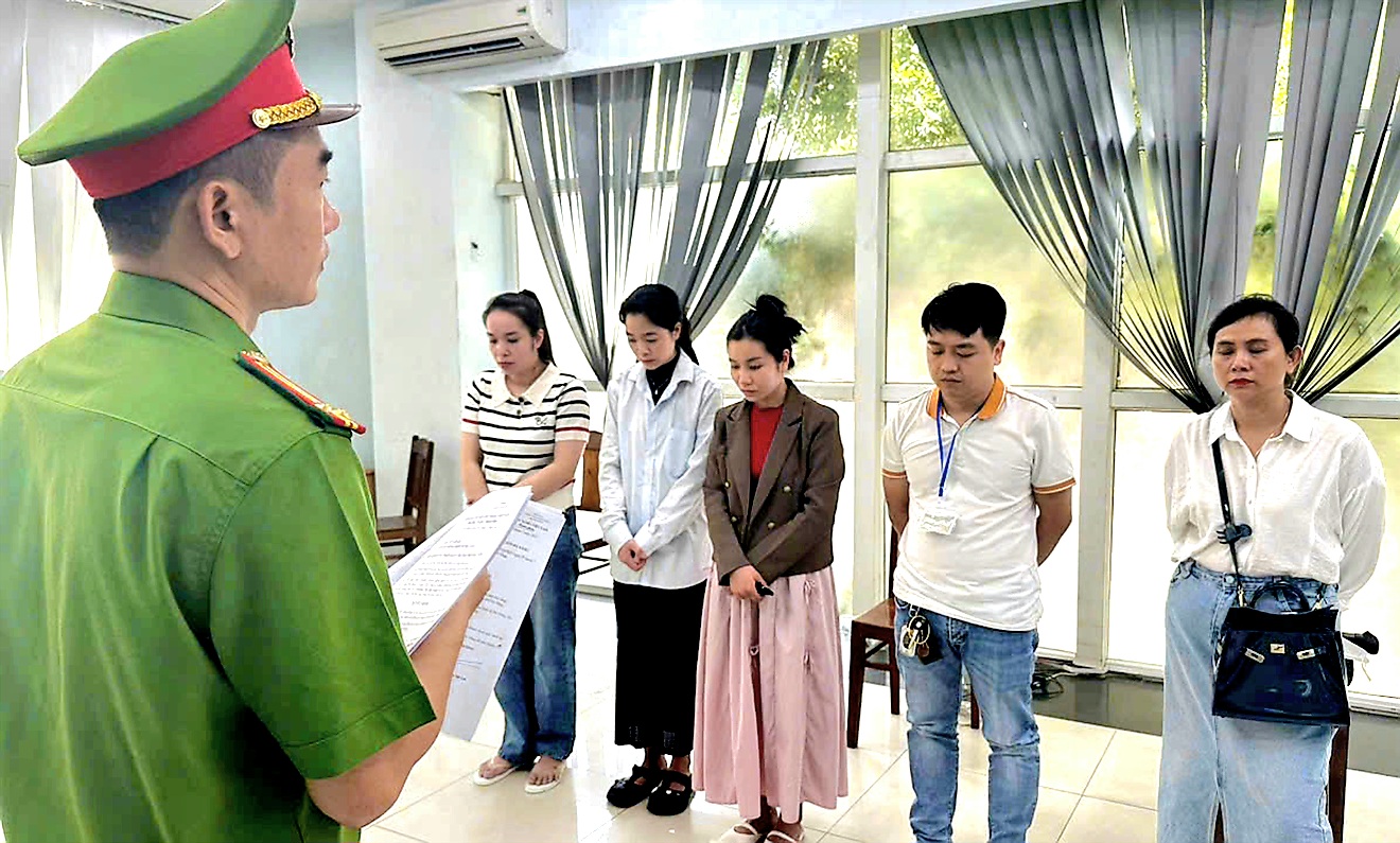 Bộ Y tế yêu cầu tăng cường kiểm tra phòng khám tư nhân ‘vẽ bệnh, moi tiền’ - Ảnh 1.