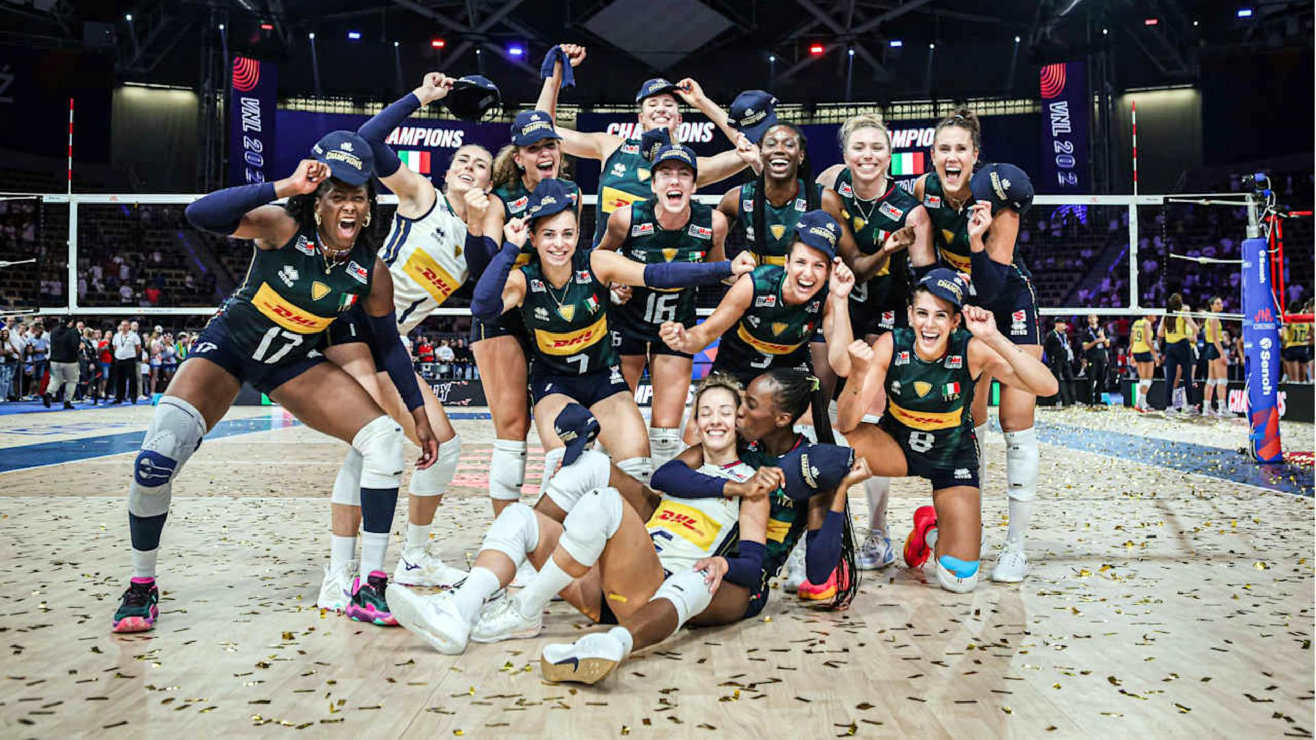 បាល់ទះនារីដ៏រំភើប - រូបថត ១. bóng chuyền - Ảnh 1.