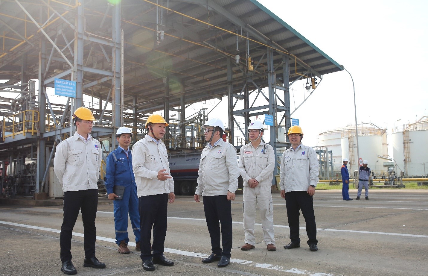 Lọc dầu Dung Quất thu về 69.000 tỉ đồng, lợi nhuận vượt 93% giữa biến động giá dầu - Ảnh 2.