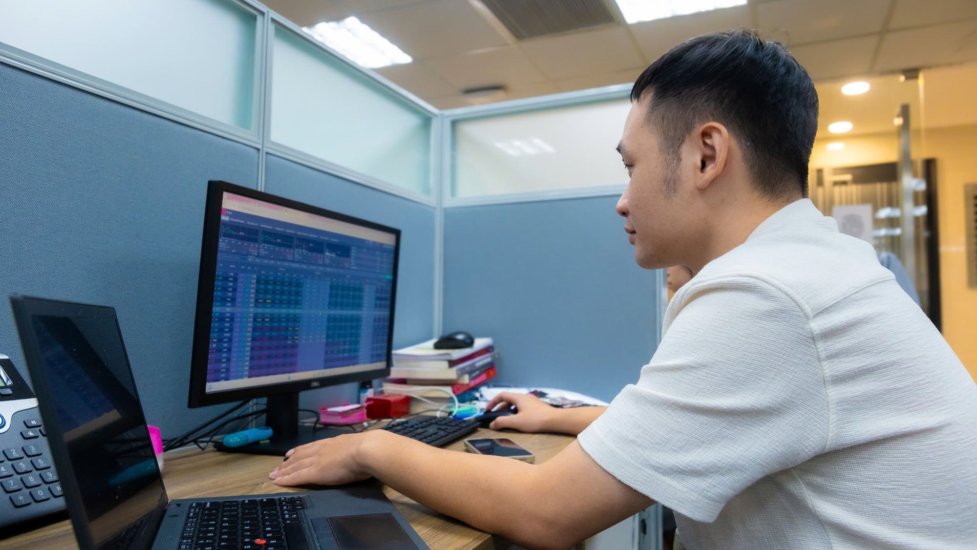 Tin tức sáng 7-8: Lượng sữa tiêu thụ bình quân/người ở Việt Nam còn rất thấp- Ảnh 1. Tin tức sáng 7-8: Lượng sữa tiêu thụ bình quân/người ở Việt Nam còn rất thấp- Ảnh 1.