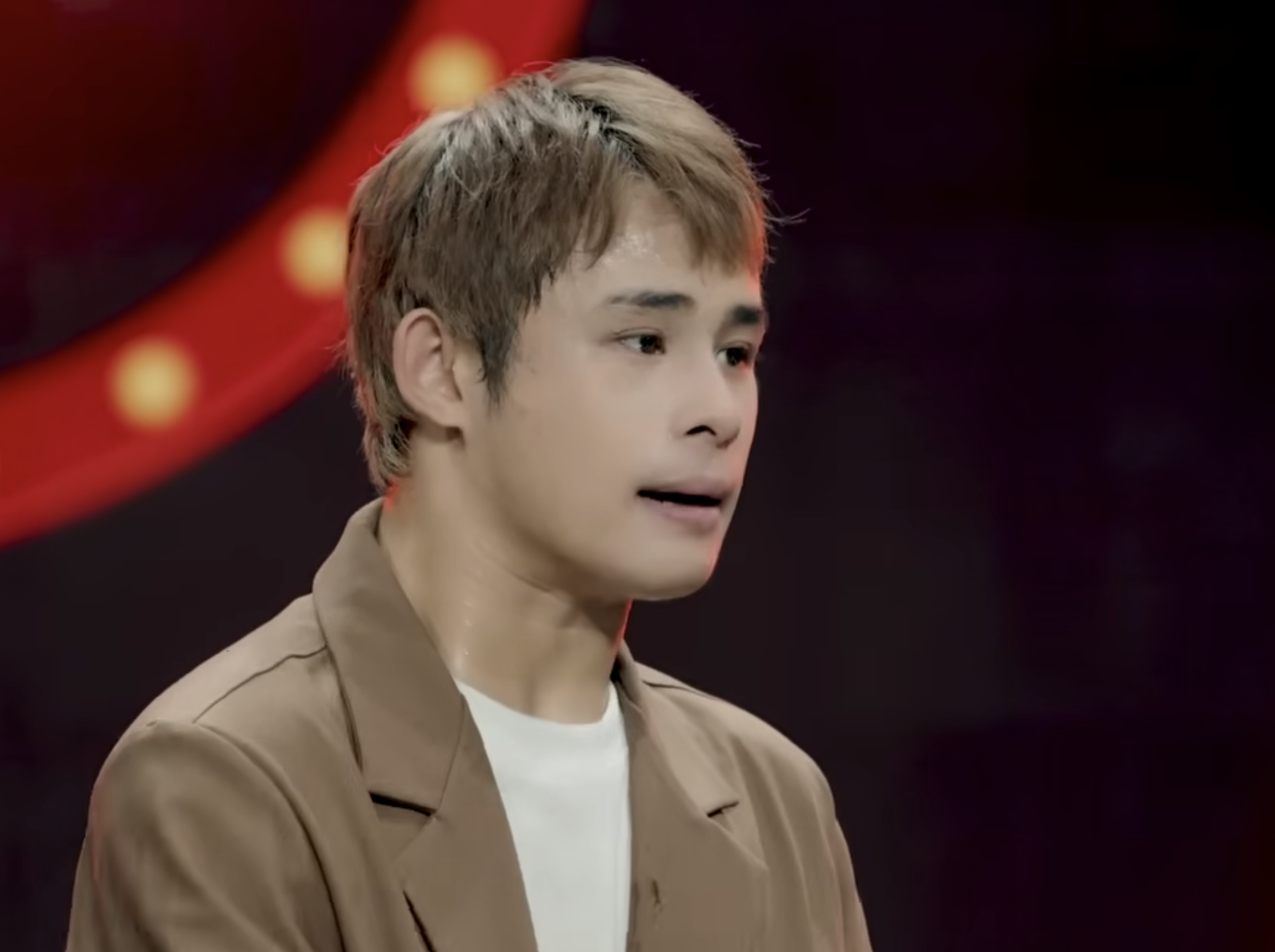 Nguyen Van Chung píše hudbu pro chlapce s TICS: „Nejsi vtip stvoření“ - Foto 2. Nguyễn Văn Chung - Ảnh 2.