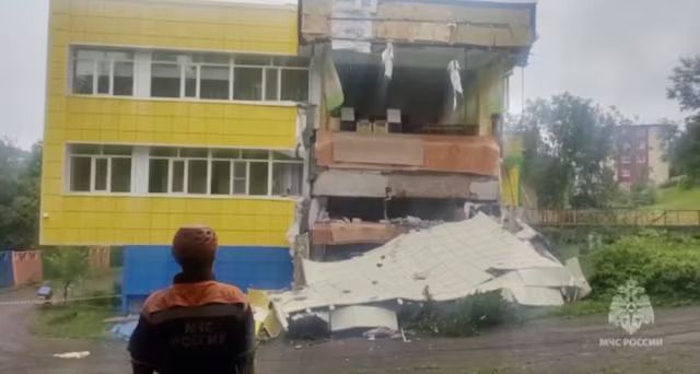 Klyuchevskoy volcano in Russia's far east starts erupting after earthquake- Ảnh 1. Klyuchevskoy volcano in Russia's far east starts erupting after earthquake- Ảnh 1.