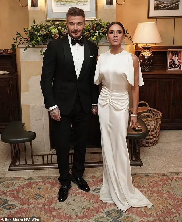 David Beckham bước sang tuổi 50: Hành trình định hình phong cách của biểu tượng thời trang nam giới - Ảnh 13. David Beckham - Ảnh 13.