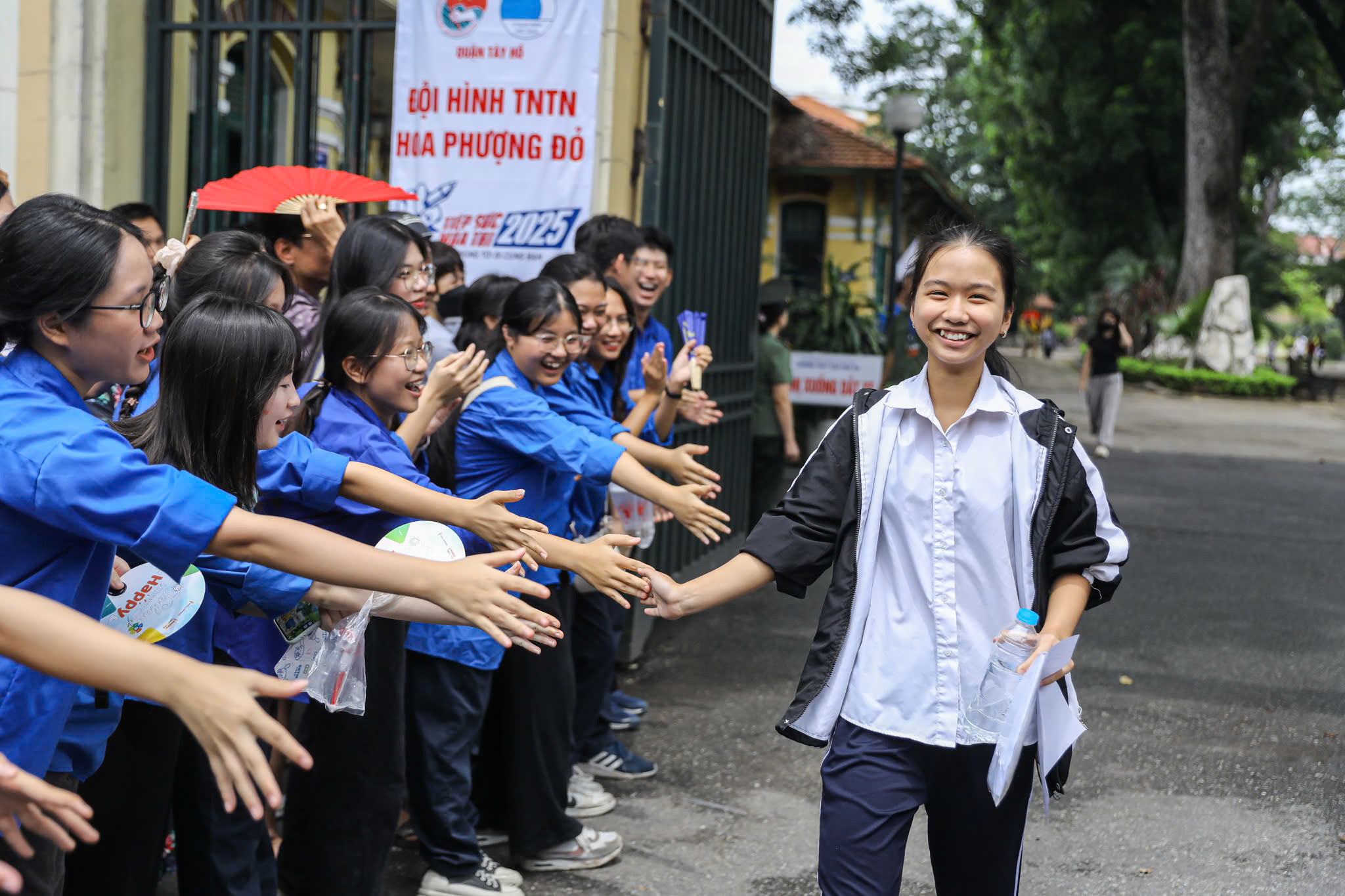 Nóng: Hà Nội công bố điểm chuẩn vào lớp 10 công lập - Ảnh 6.