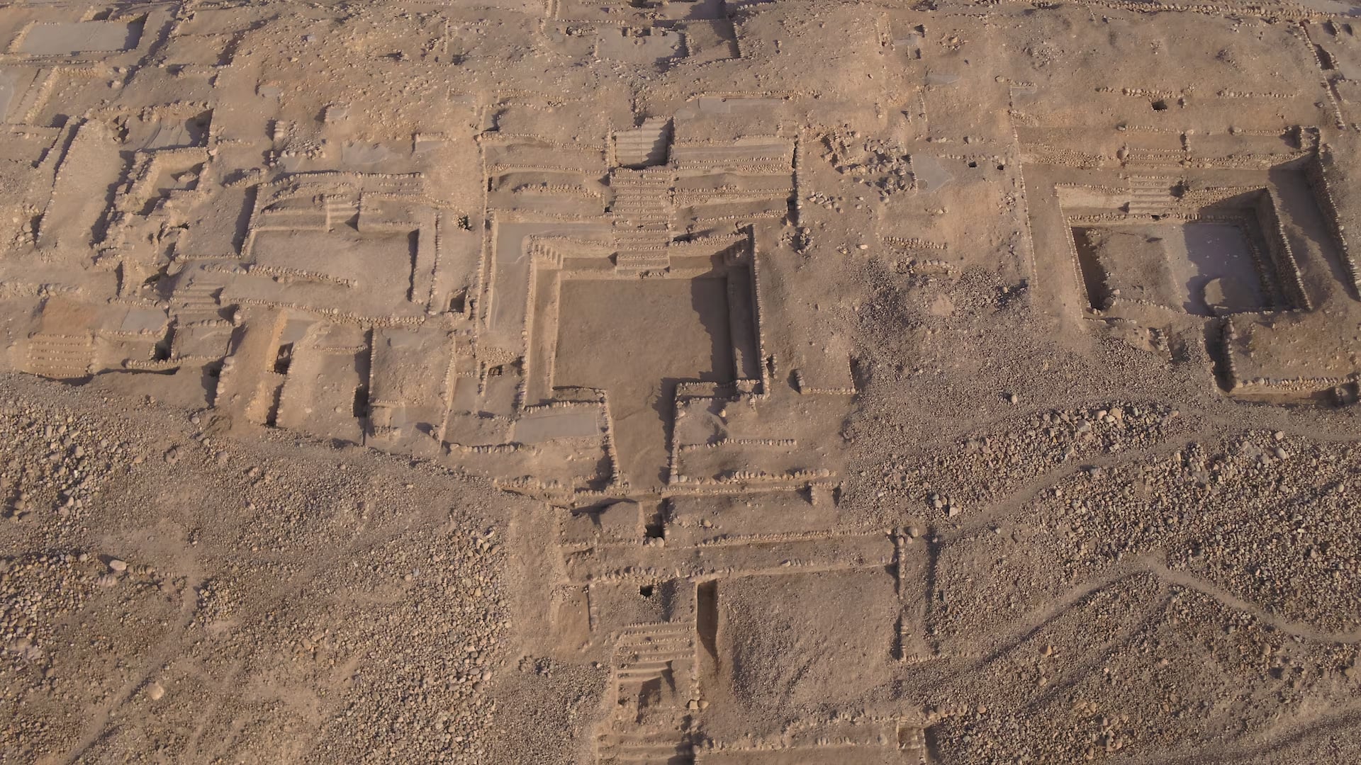 Archaeologists unveil 3,500-year-old city in Peru